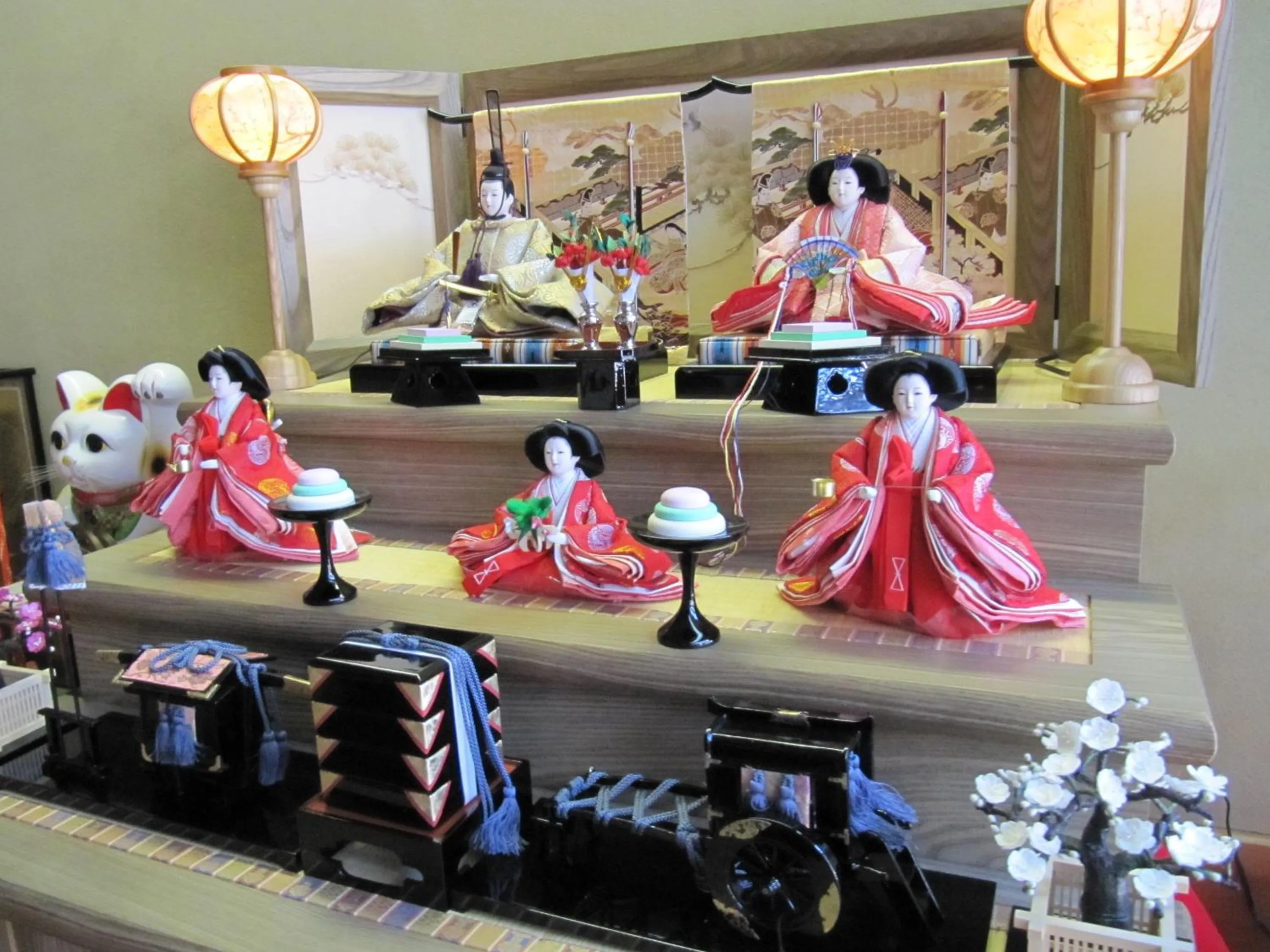 Seasons in Dyeing and Hostel Nakashimaya - Female Only