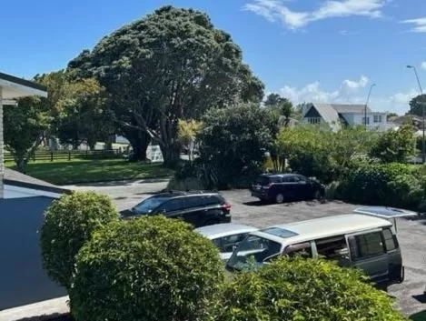 Parking in Parkside Motel and Apartments