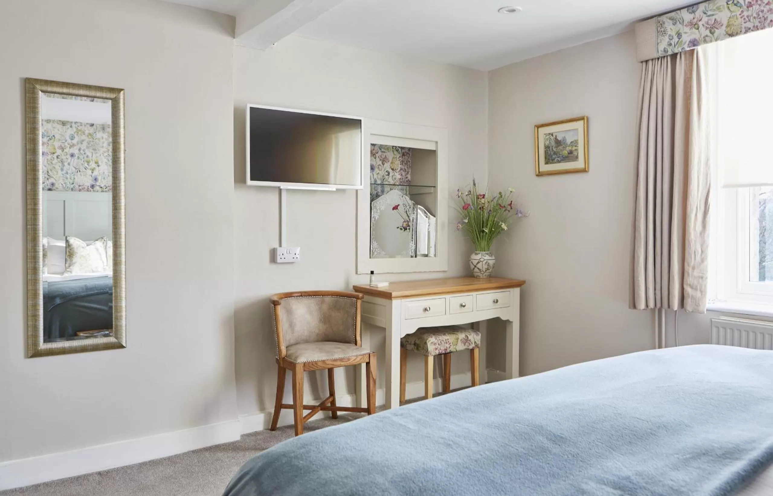 Bedroom, Bed in The Old New Inn