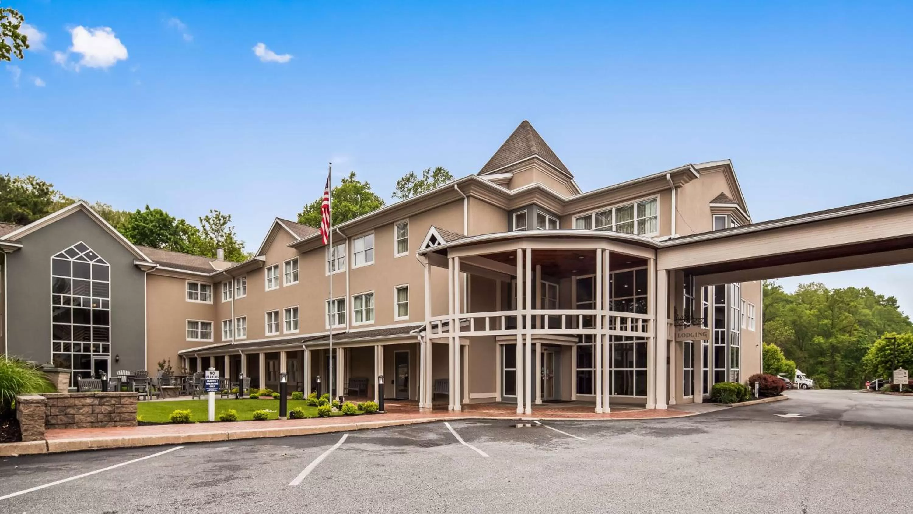 Property building in Inn at Mendehall