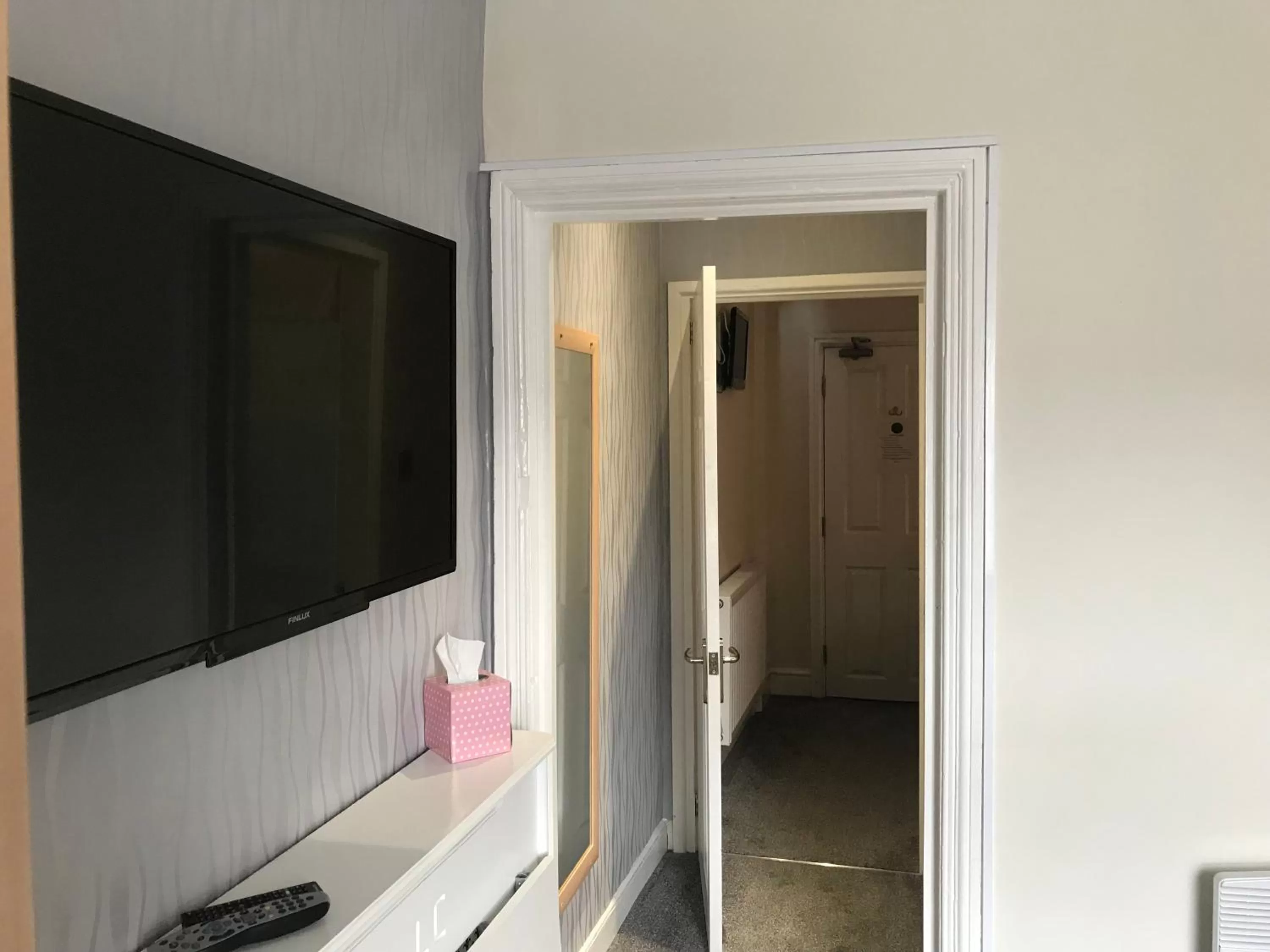 Lauriston & Lawton Court Hotel