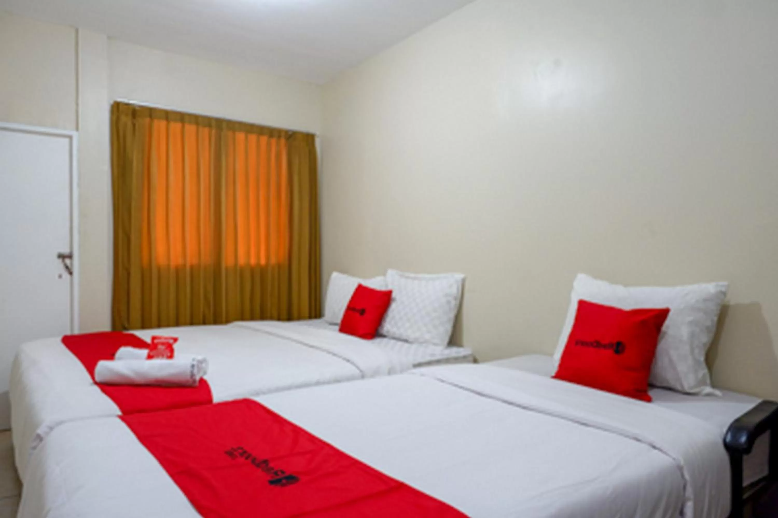 Bed in RedDoorz near RSUD Kudus