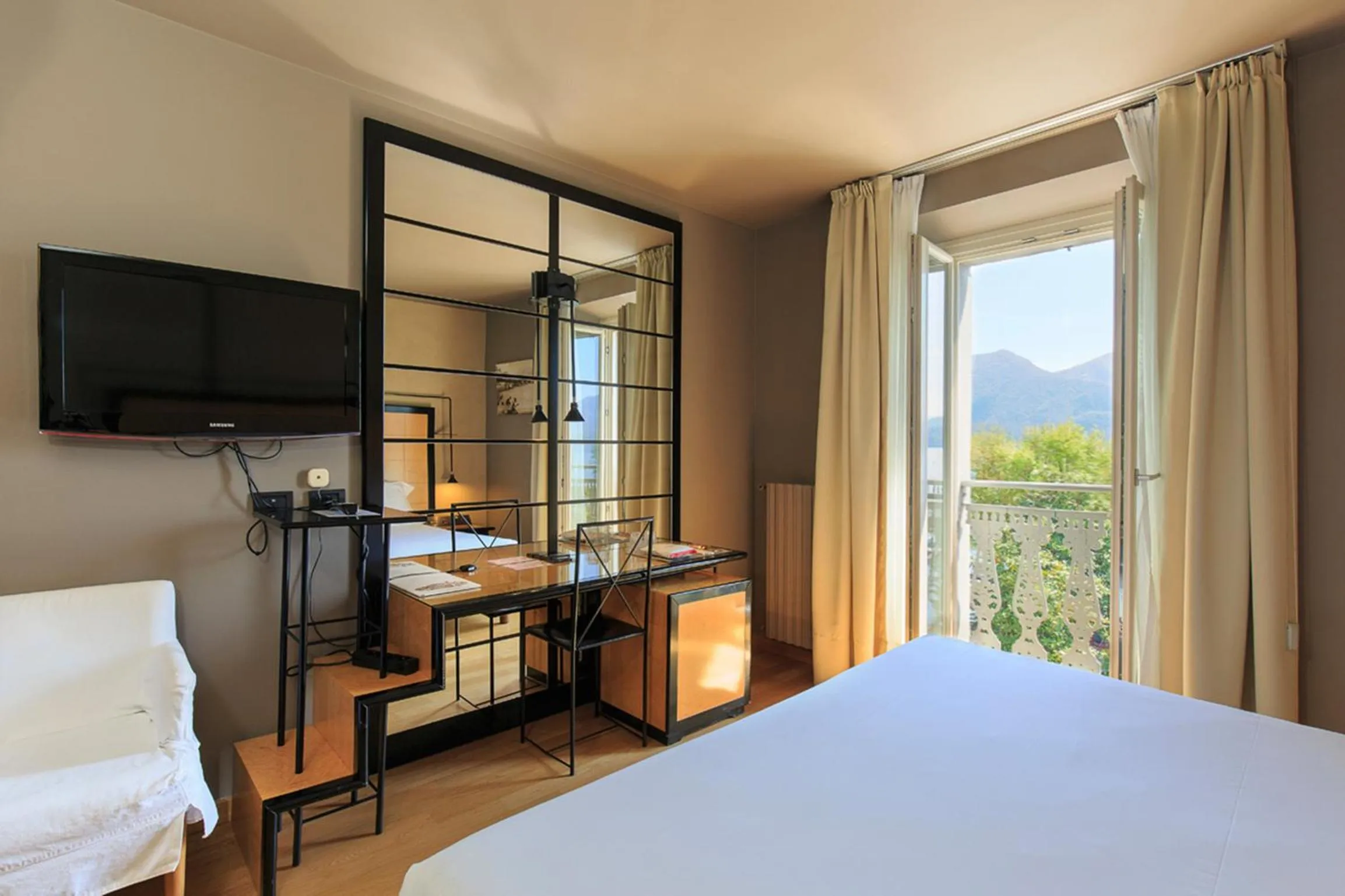 TV and multimedia, Bed in Hotel Ancora