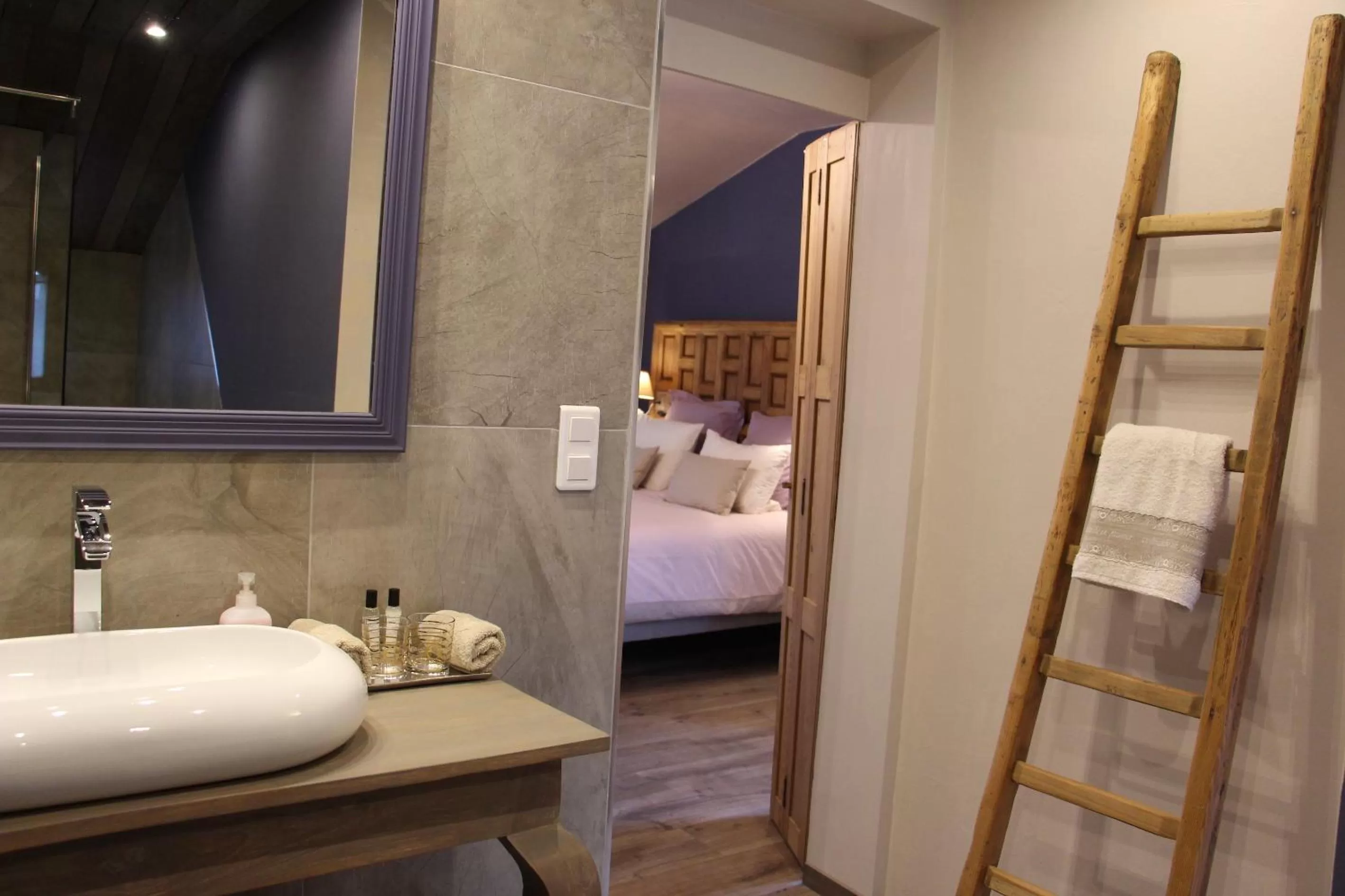 Shower in Sous les Platanes B&B