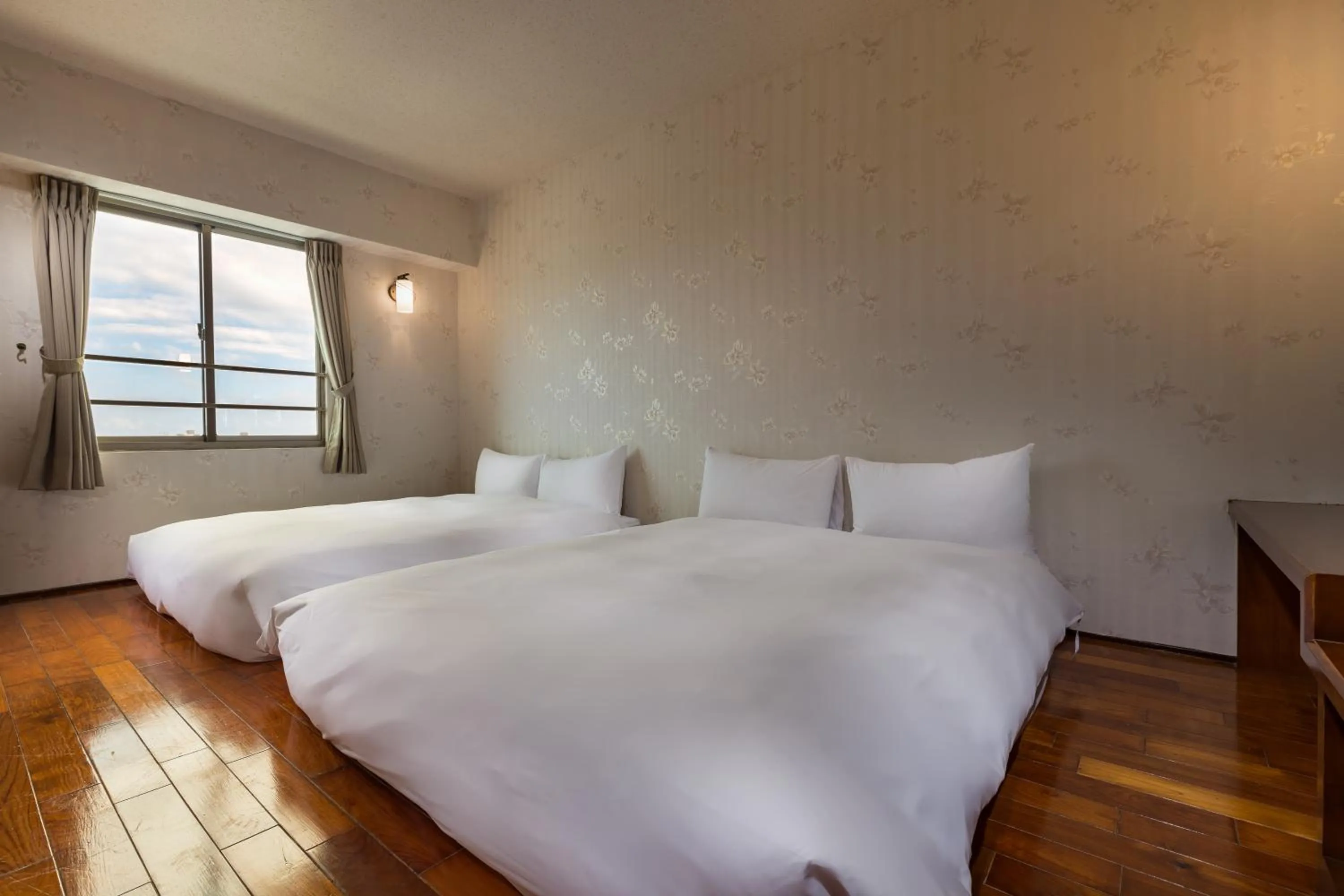 Photo of the whole room, Bed in Lishin Hotel