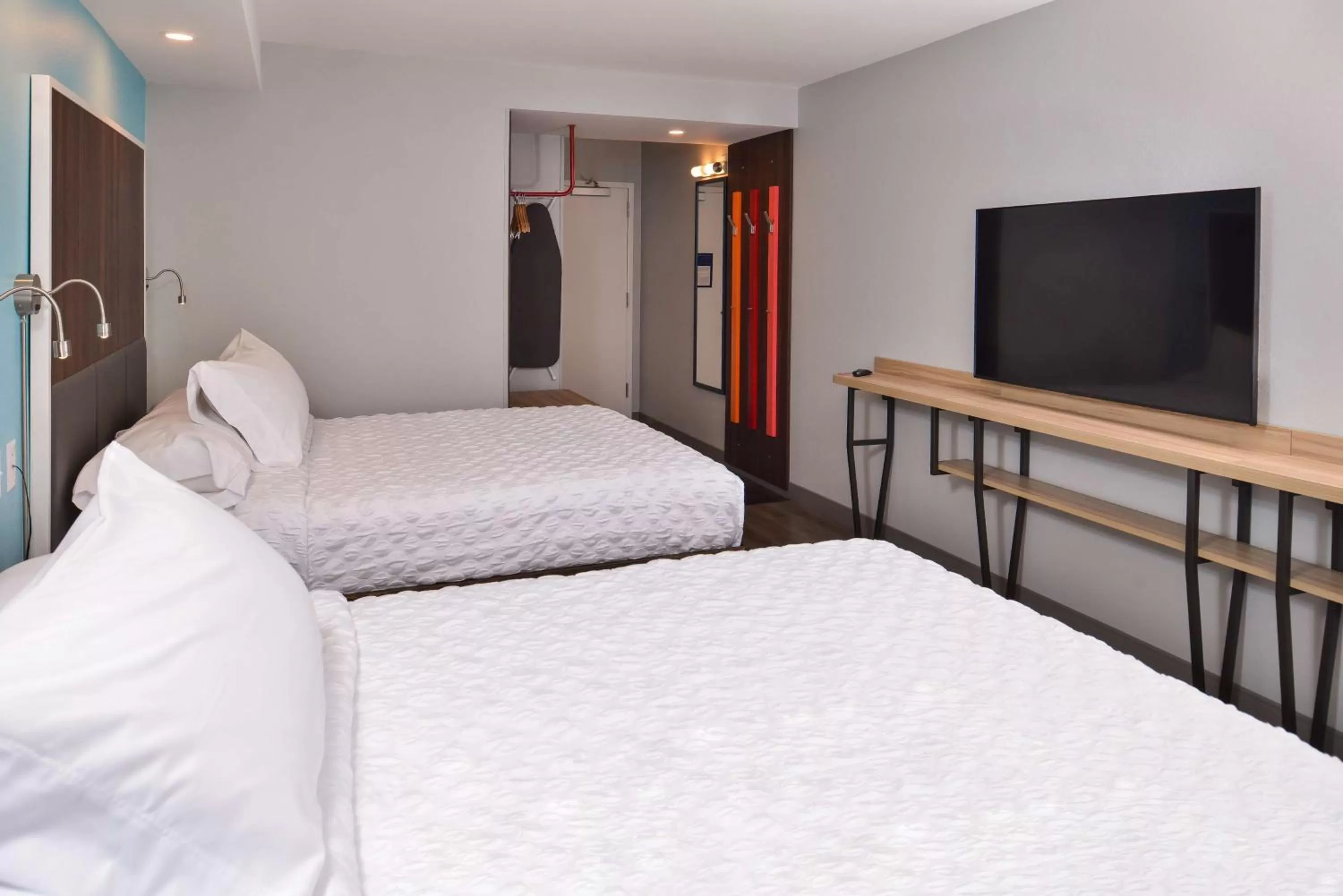 Bedroom, Bed in Tru By Hilton Stuttgart