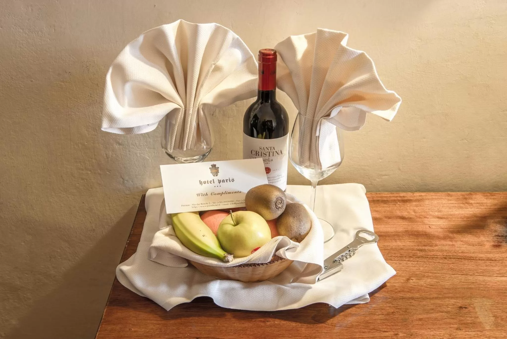 Alcoholic drinks in Hotel Paris