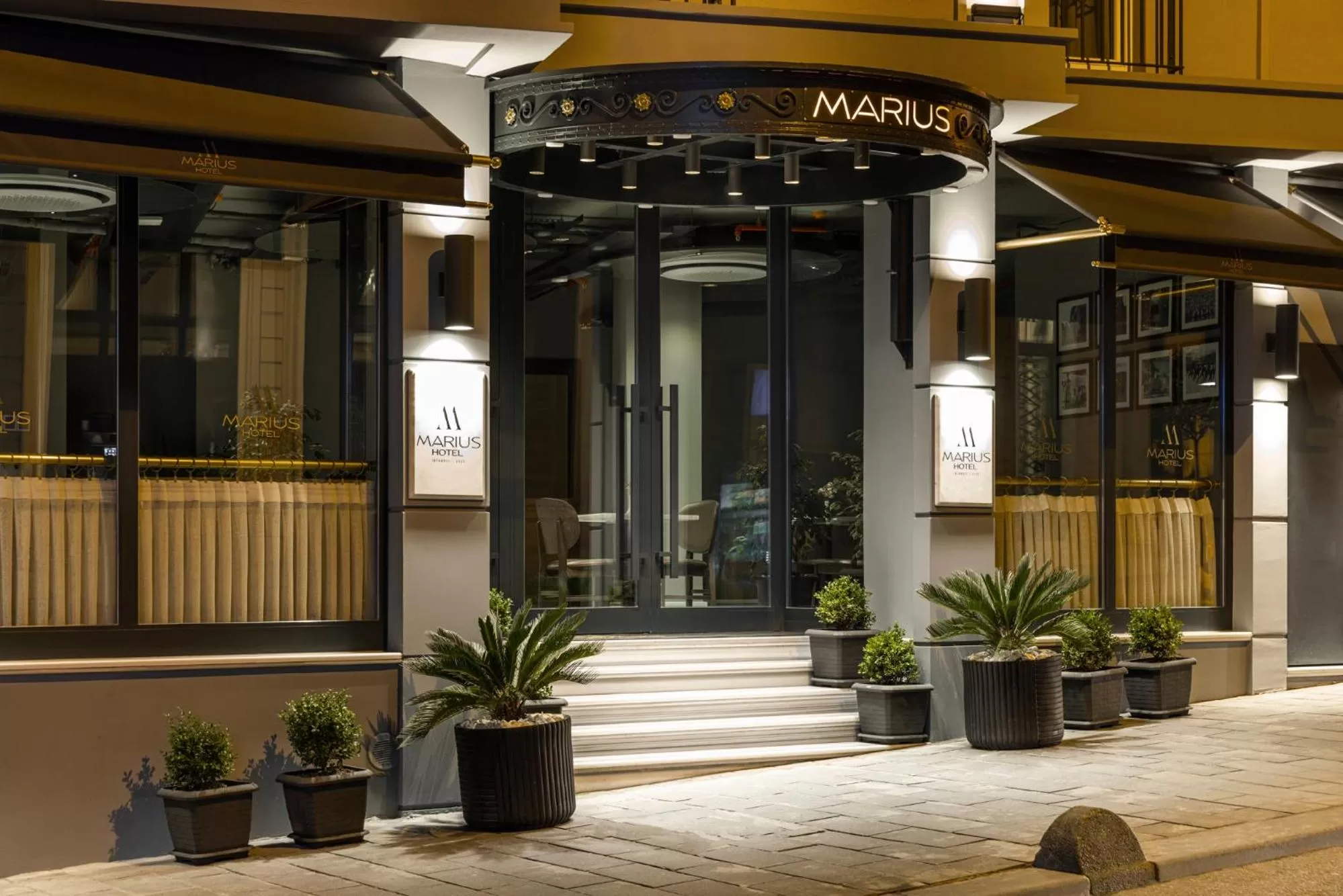Property building in Marius Hotel