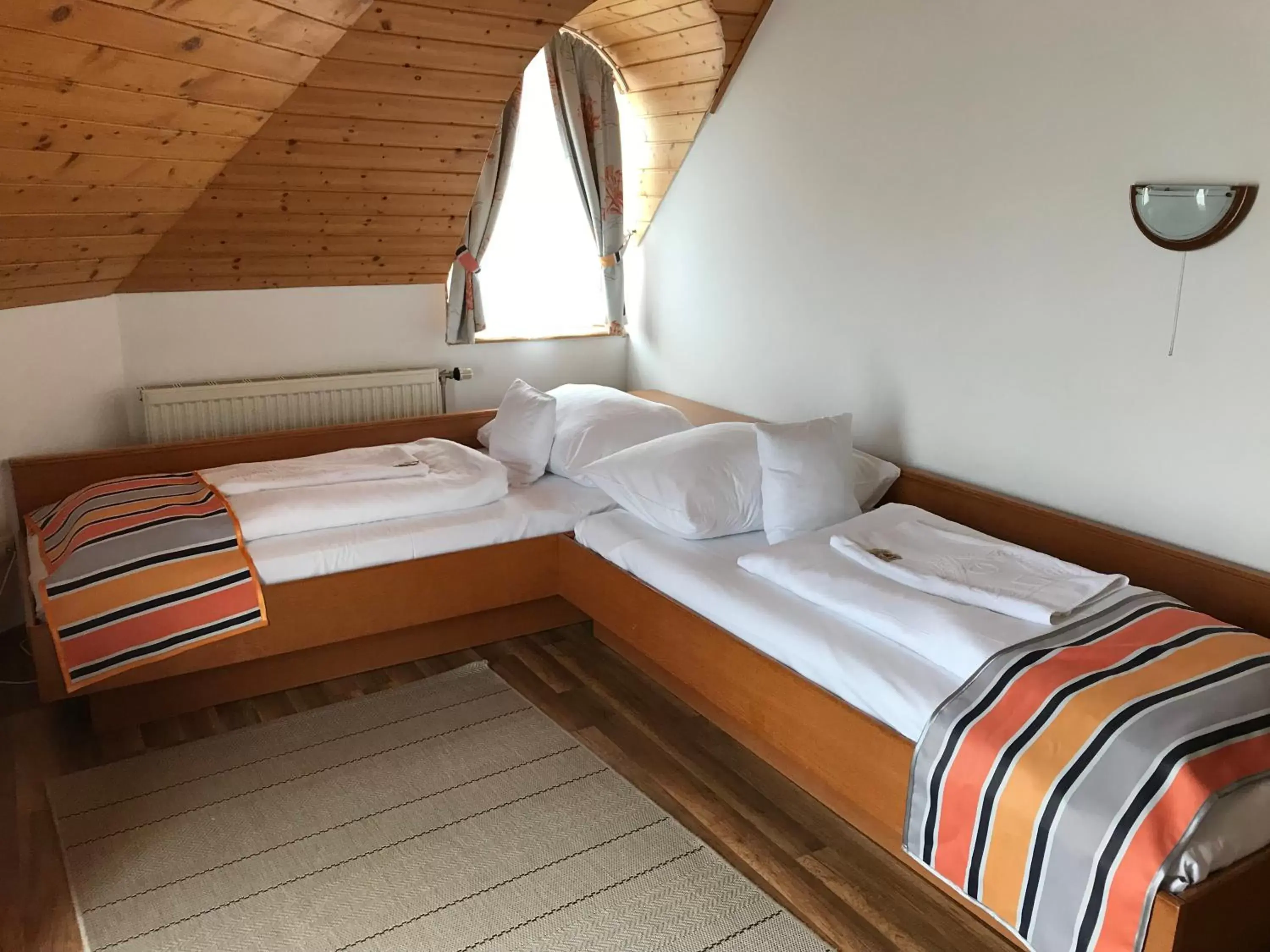 Triple Room with Balcony in Zöldtető Panzió Triple Room with Balcony in Zöldtető Panzió