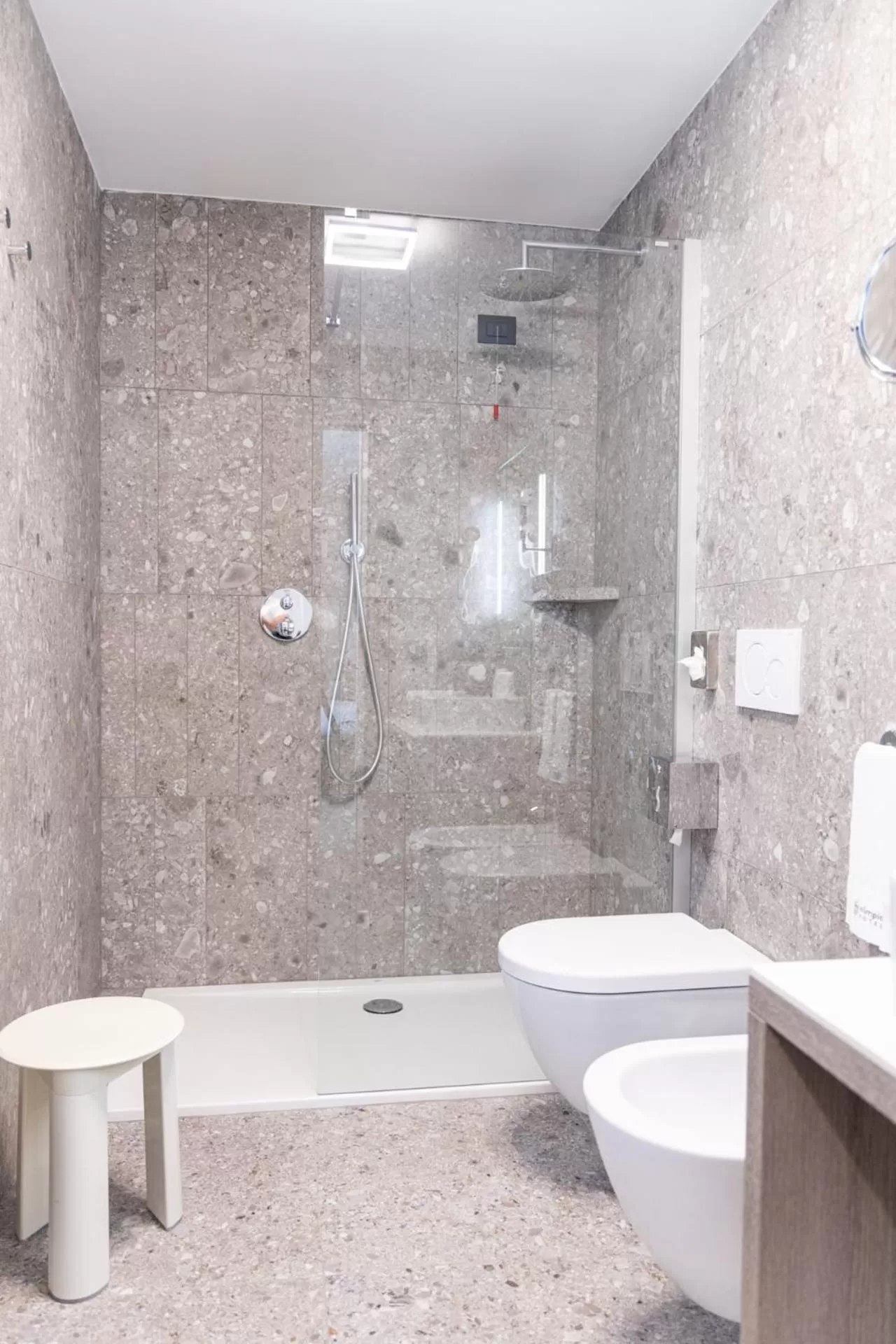 Shower in Olimpia Hotel