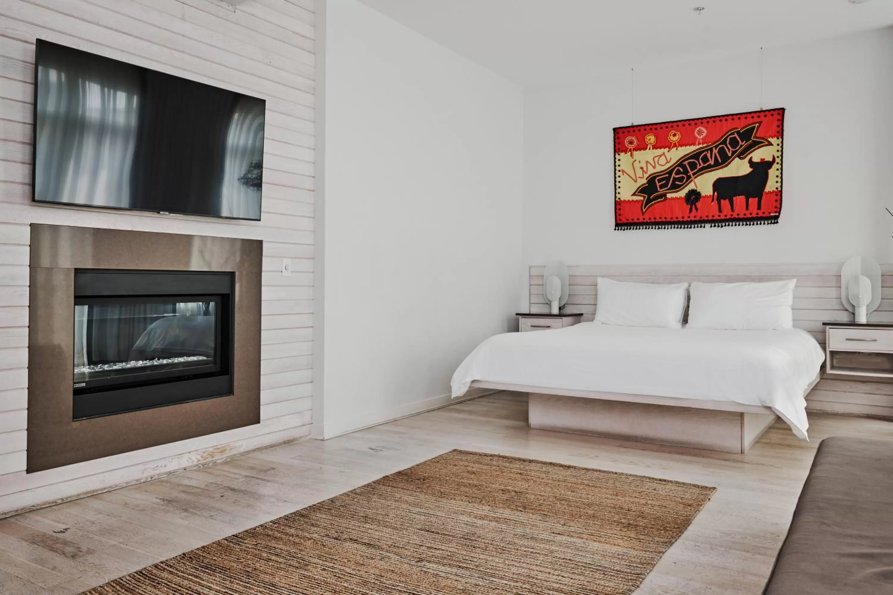 flat iron, Bed in Bungalow Hotel