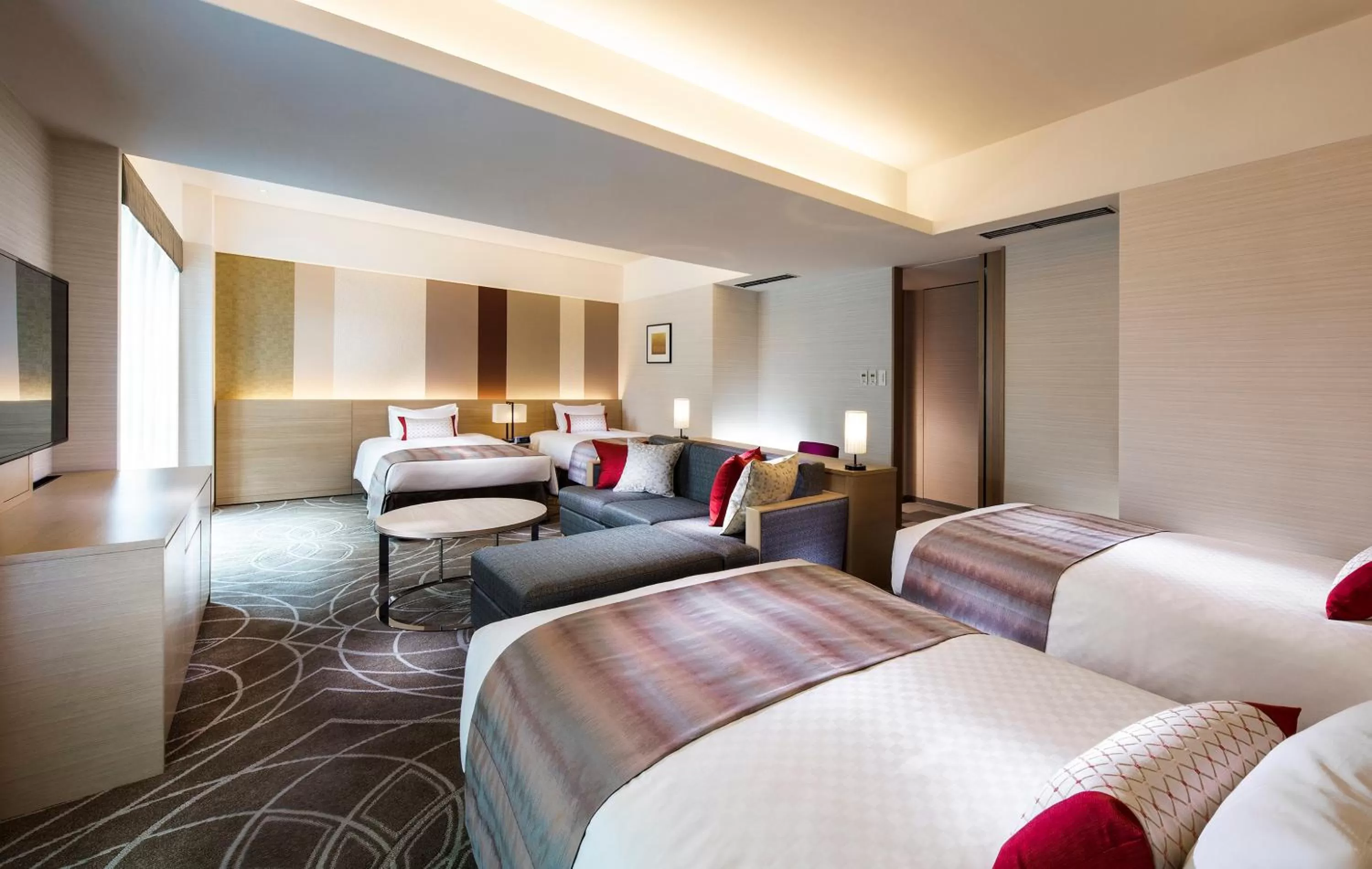 Photo of the whole room, Bed in RIHGA Royal Hotel Kyoto