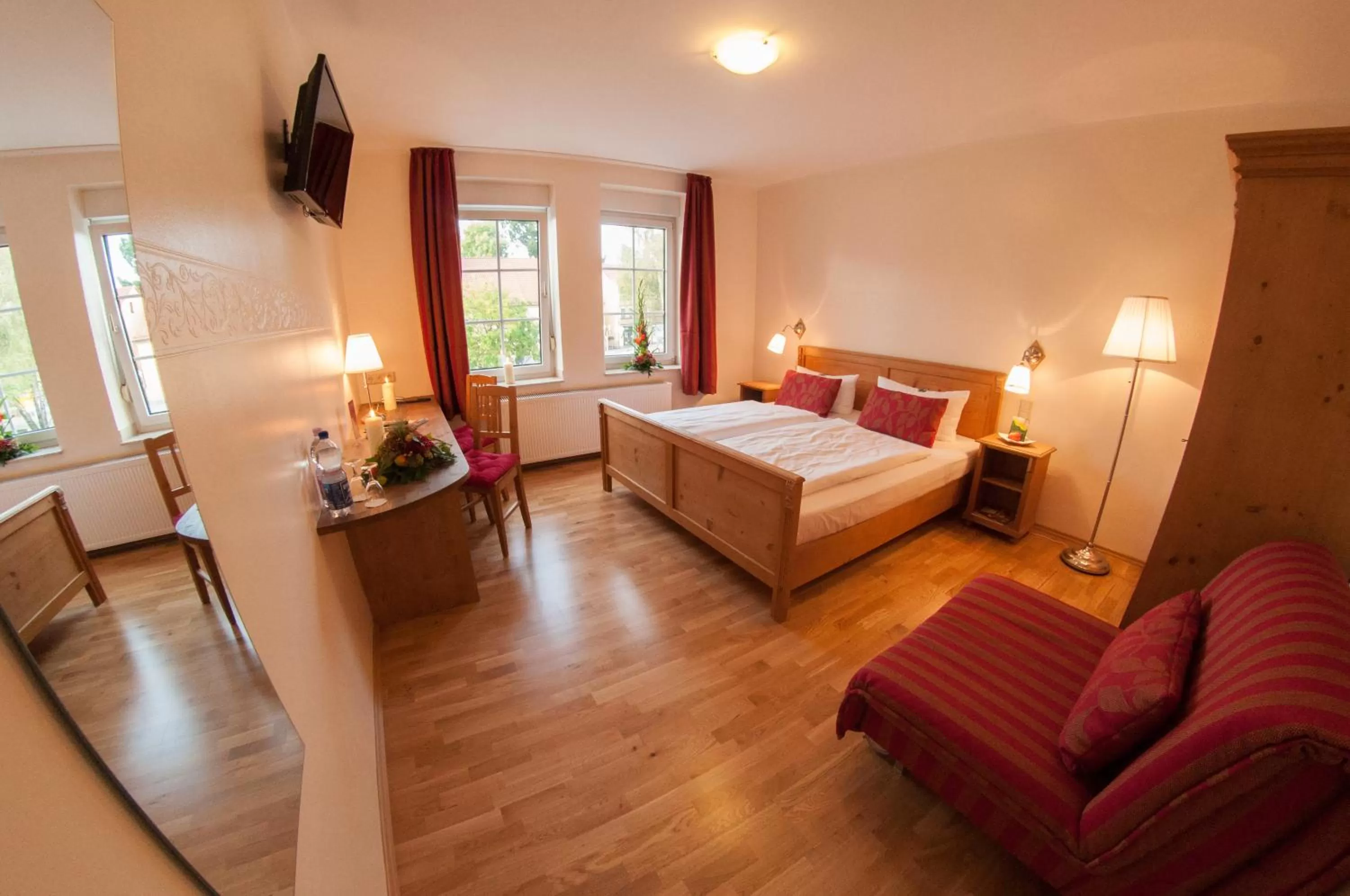 Photo of the whole room, Bed in Ringhotel Lutherhotel Eisenacher Hof