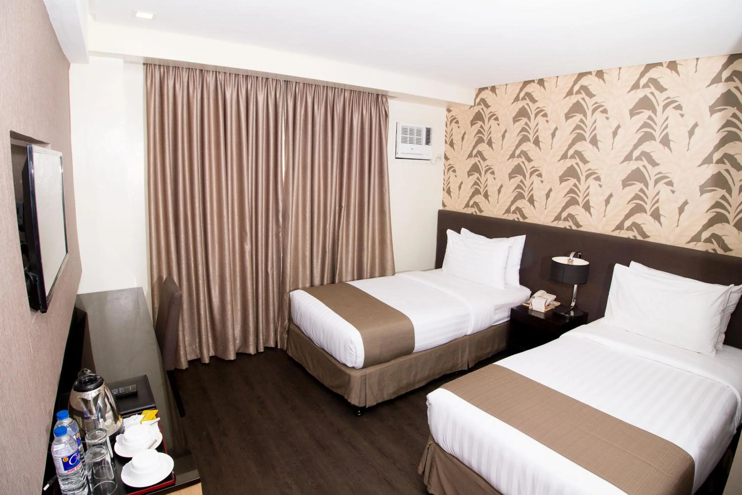 Bed in GT Hotel Iloilo