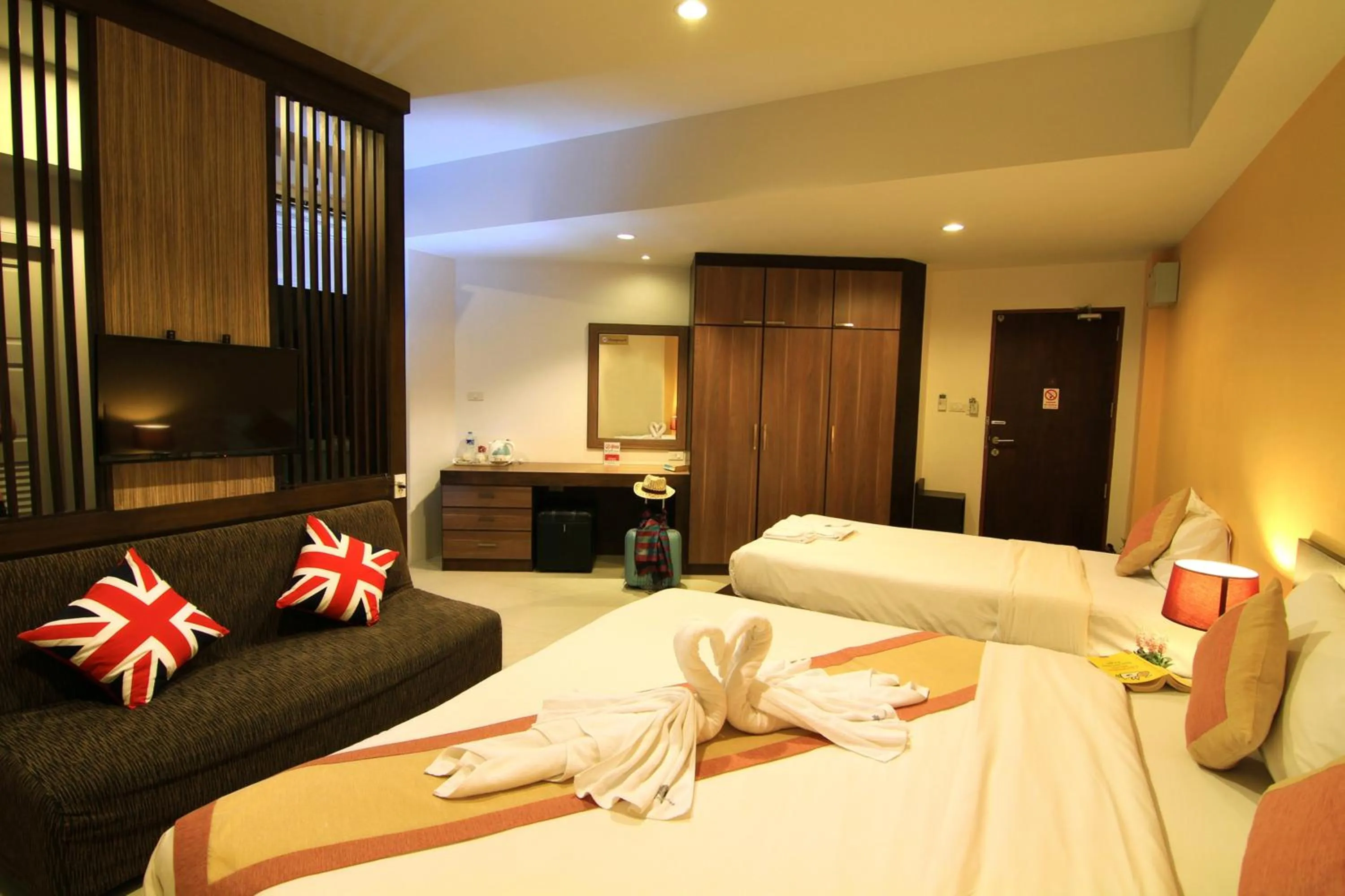 Bedroom, Bed in Cool Residence Hotel