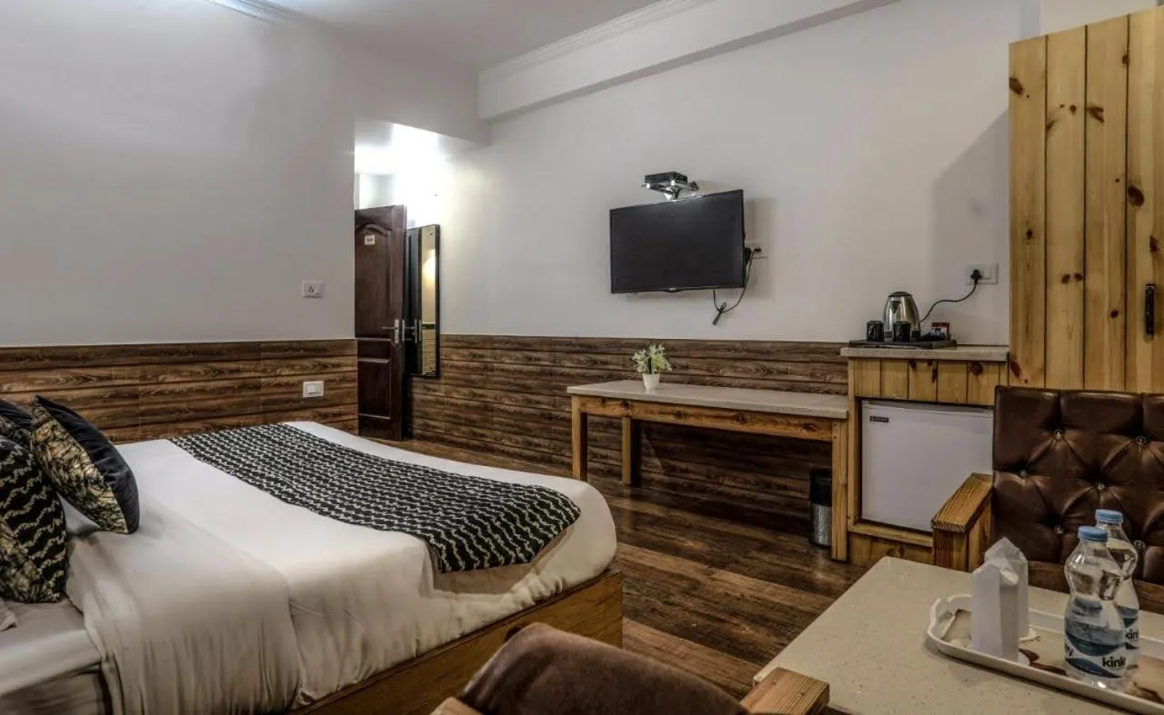 Bed in The Mountain Quail