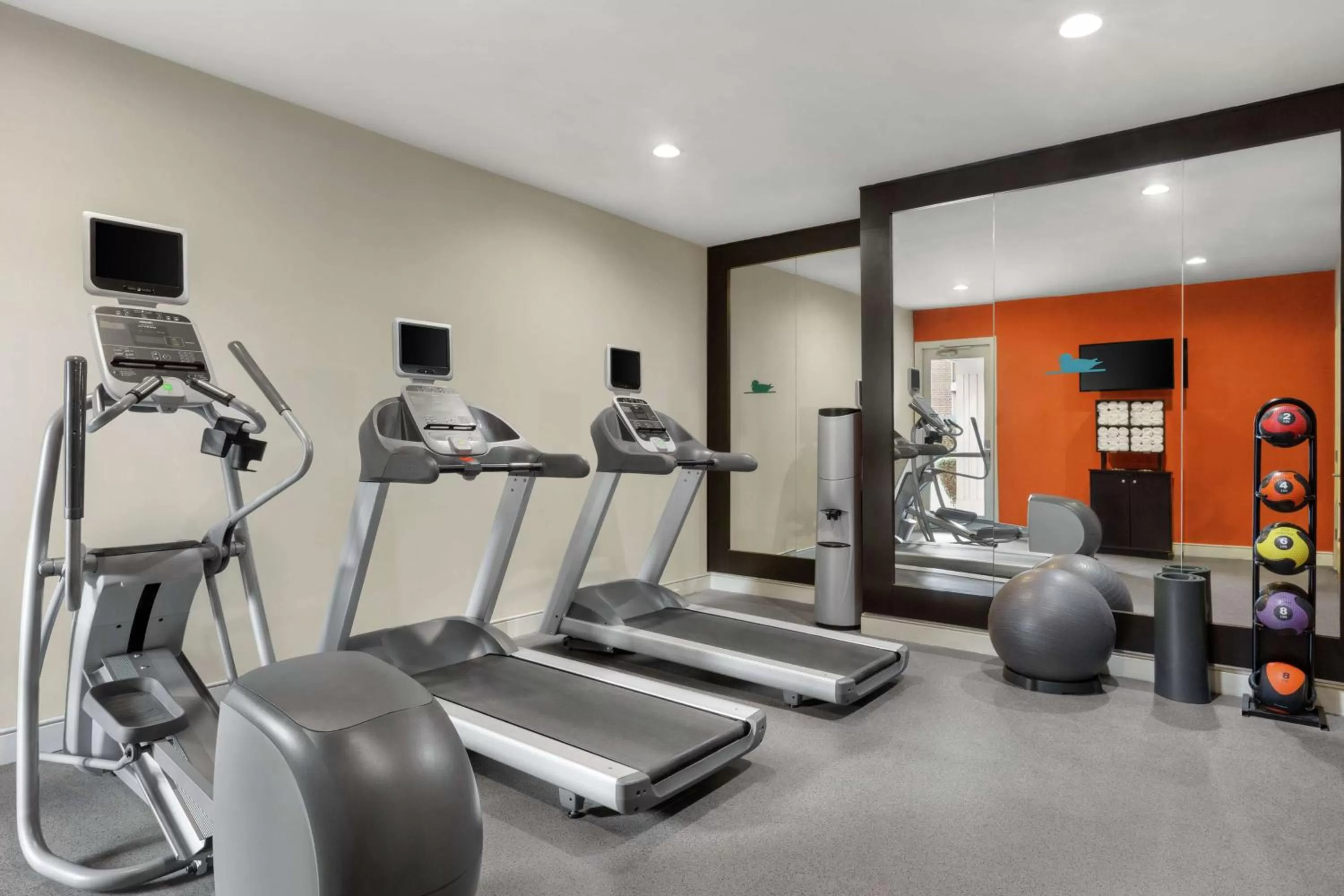 Fitness centre/facilities in Addison Suites