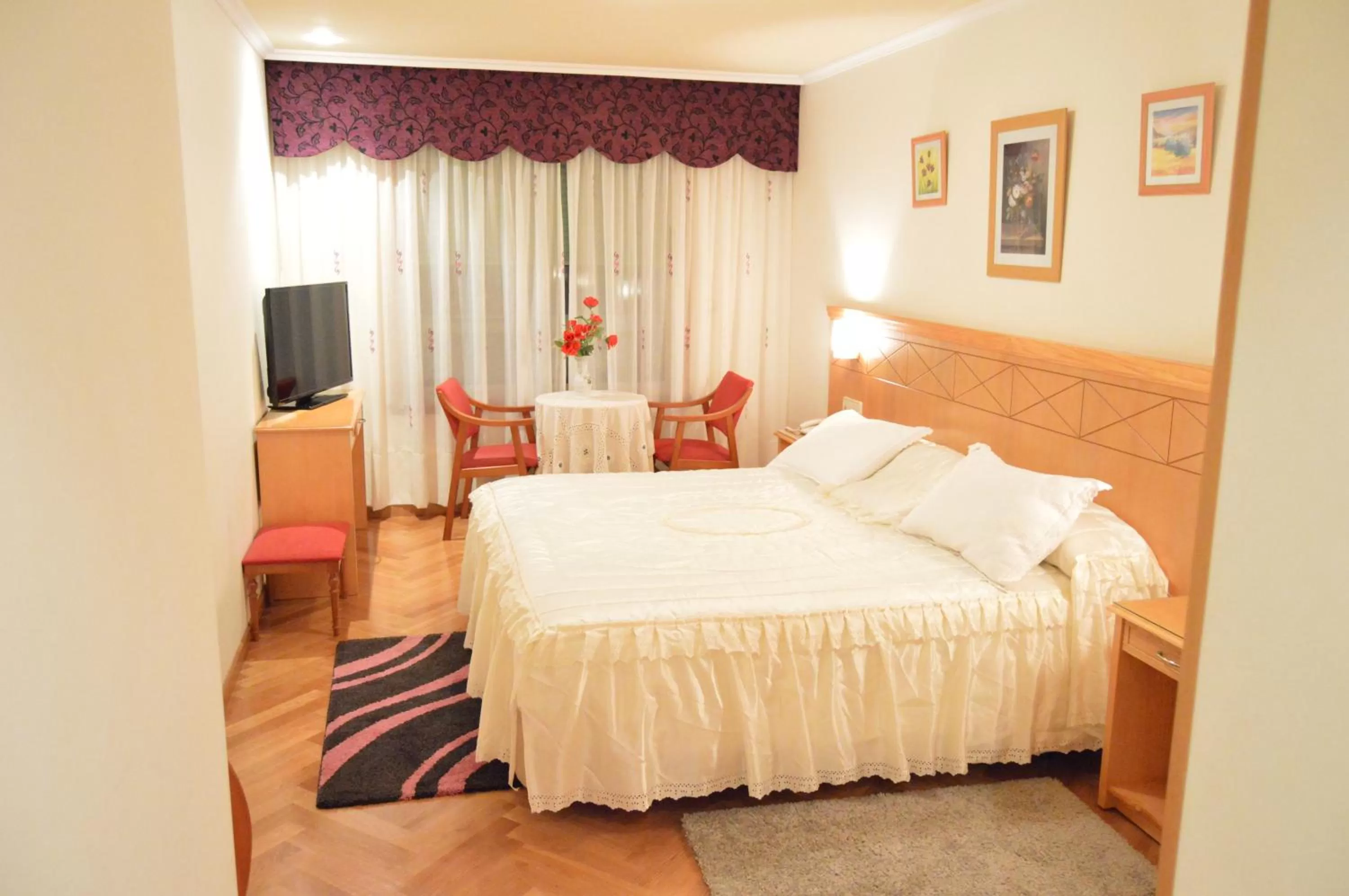 Bed in Hotel Cristal 2