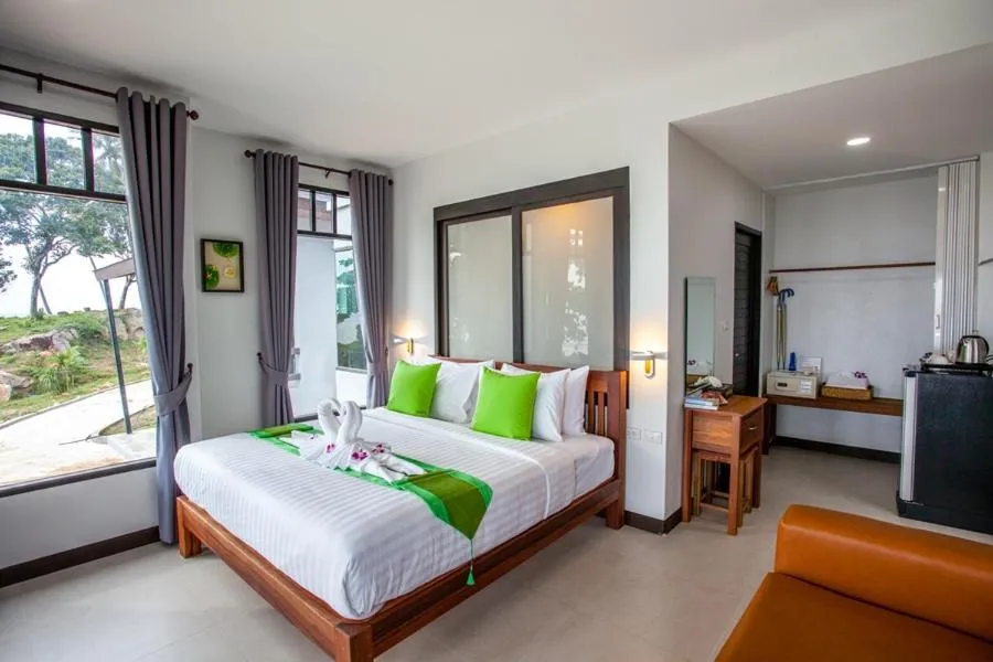 Bed in Lanta Corner Resort