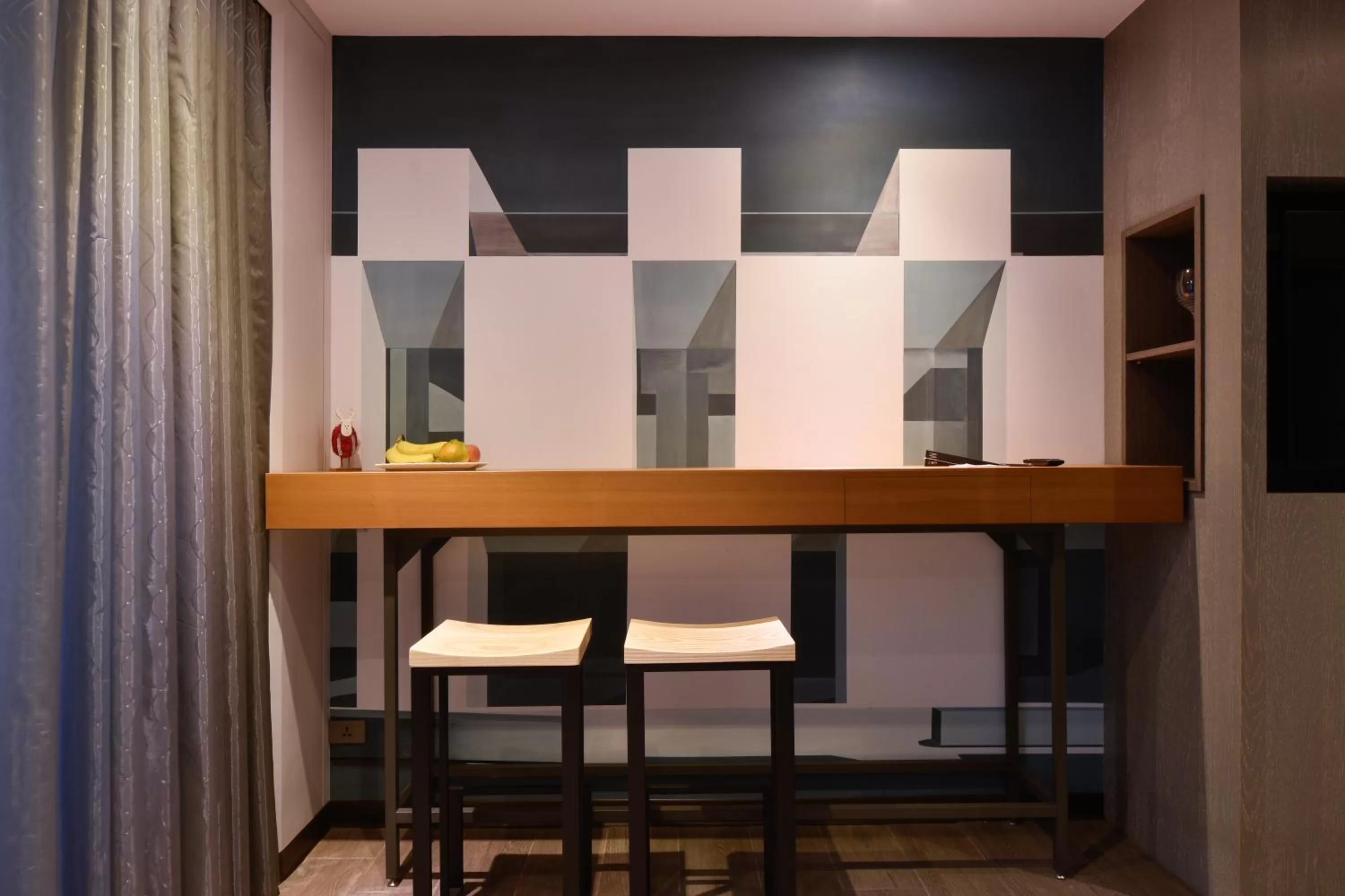 Coffee/tea facilities in 3 Door Hotel