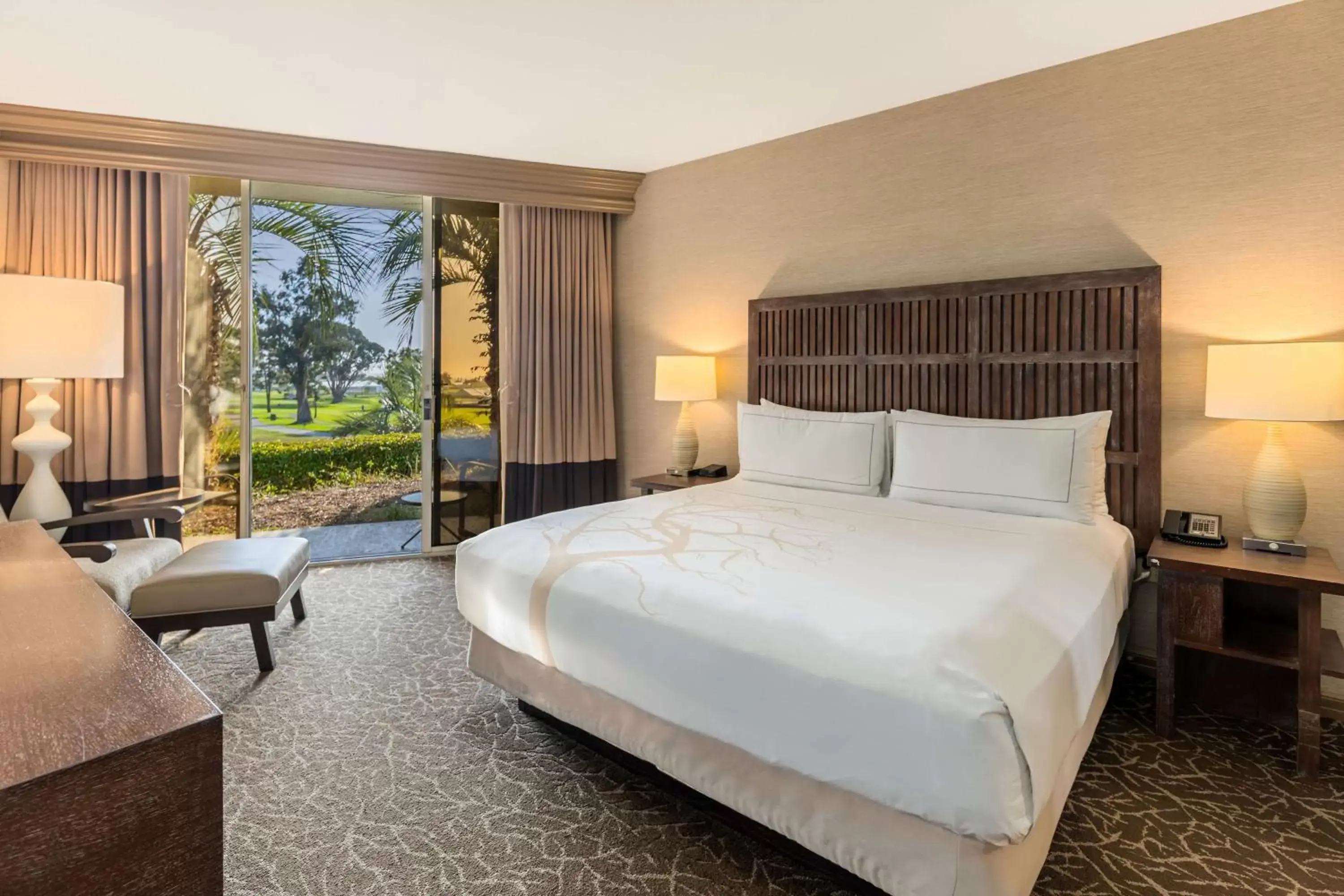 King Room in Hilton La Jolla Torrey Pines King Room in Hilton La Jolla Torrey Pines