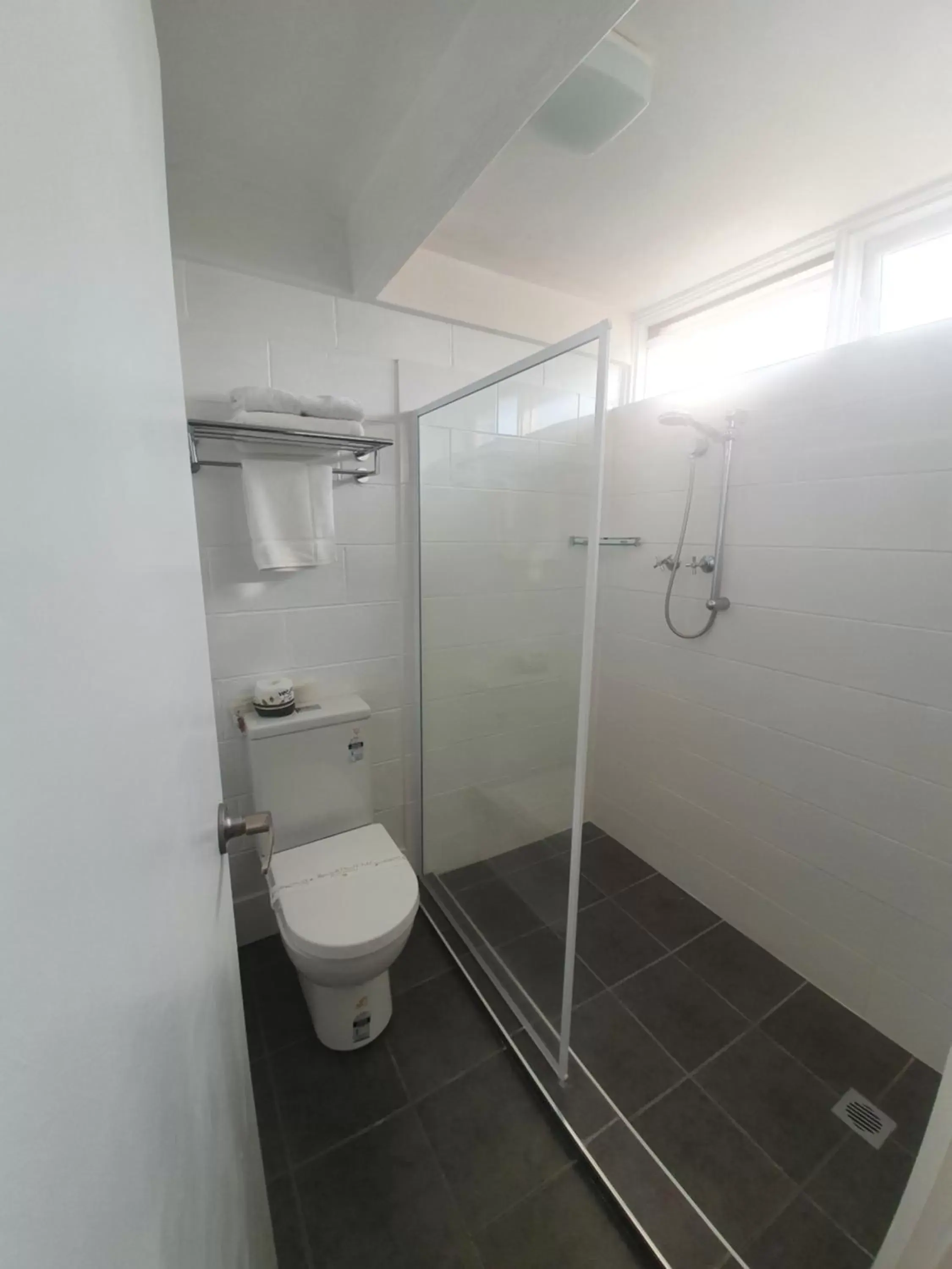 Deluxe Room in Charles Sturt Motor Inn Deluxe Room in Charles Sturt Motor Inn