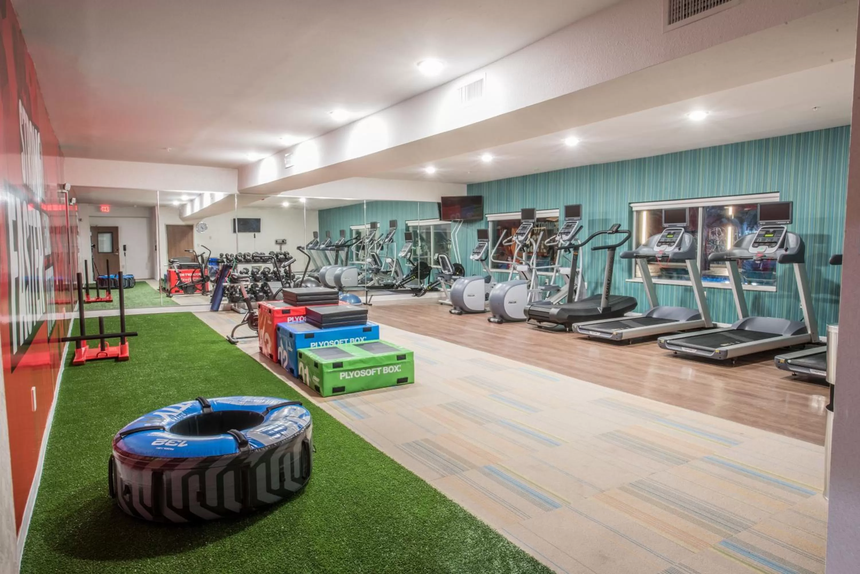 Fitness centre/facilities in Holiday Inn Express & Suites - Houston Westchase - Westheimer by IHG