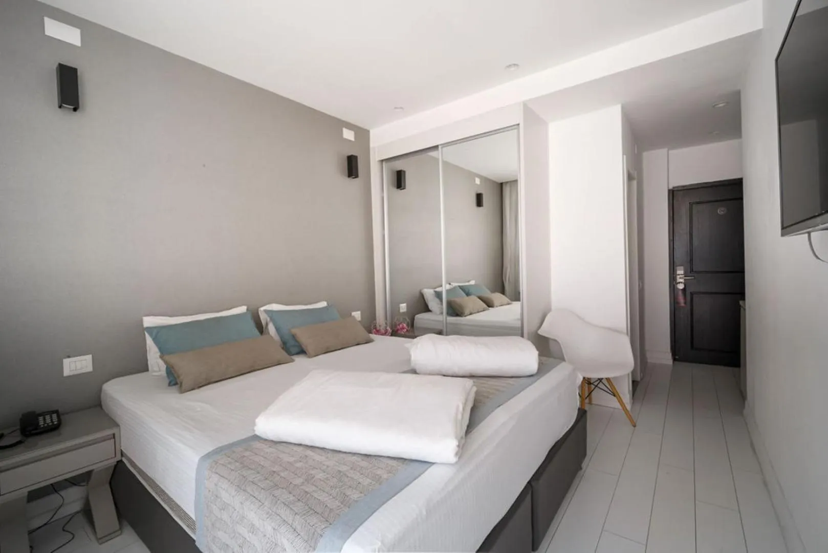 Photo of the whole room, Bed in Kikar Boutique Hotel