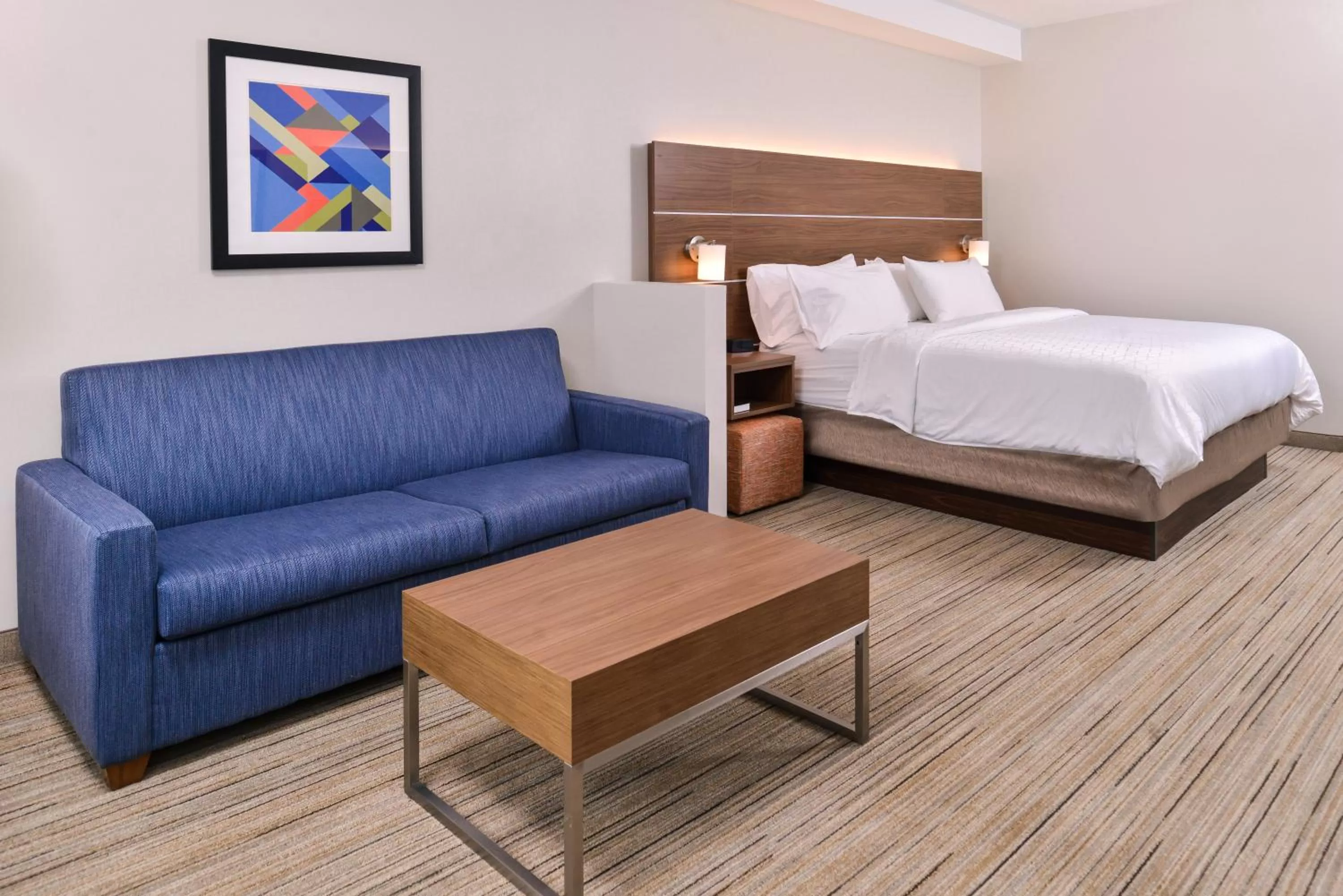 Photo of the whole room, Bed in Holiday Inn Express & Suites Farmville by IHG