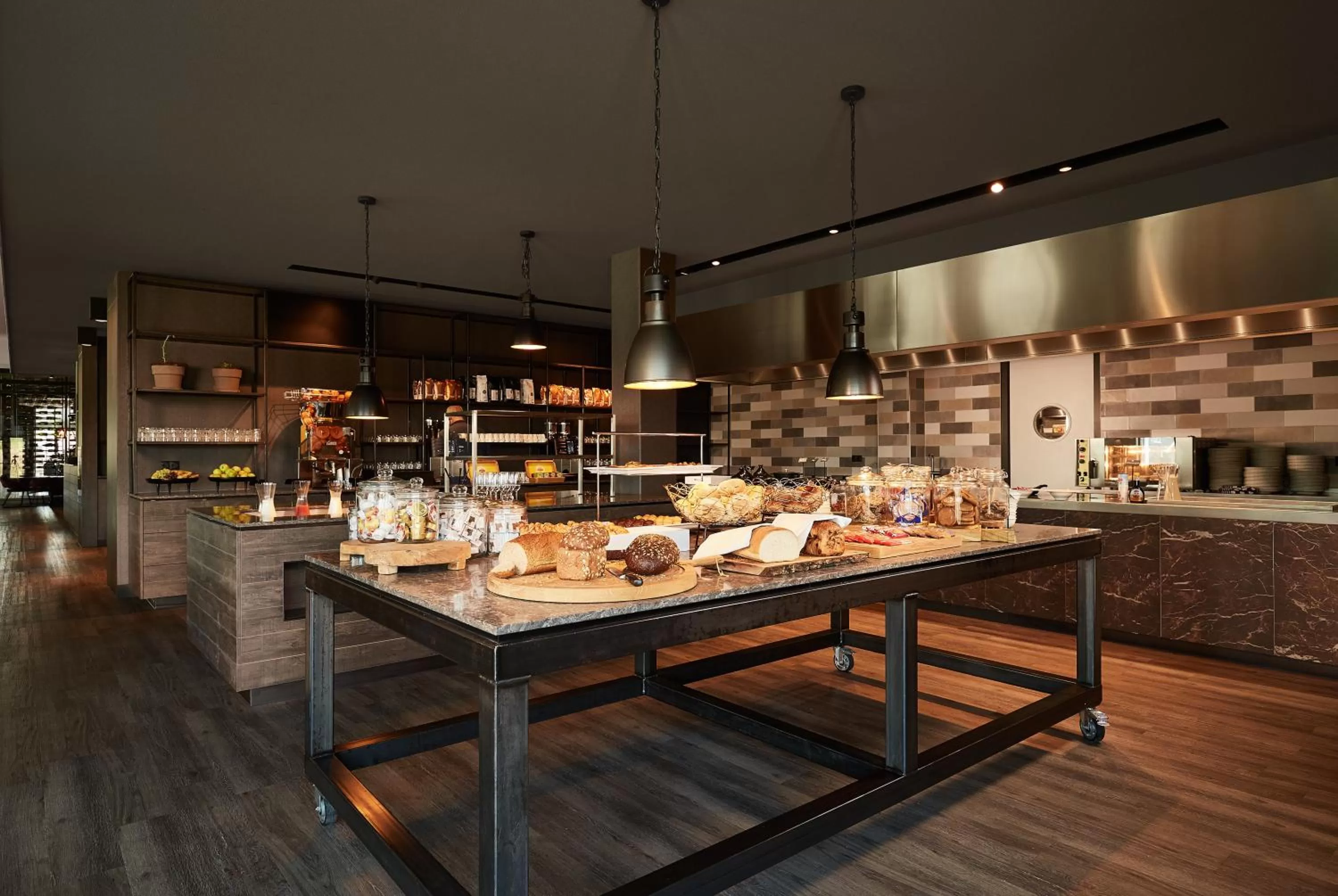 Restaurant/places to eat in Van der Valk Hotel Nijmegen-Lent