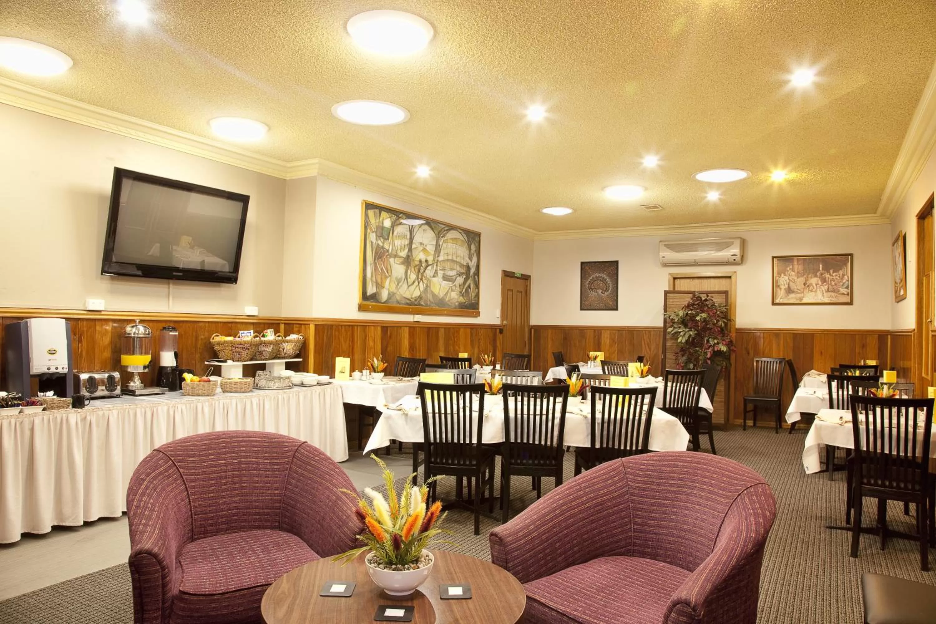 Restaurant/places to eat in Best Western Endeavour Motel