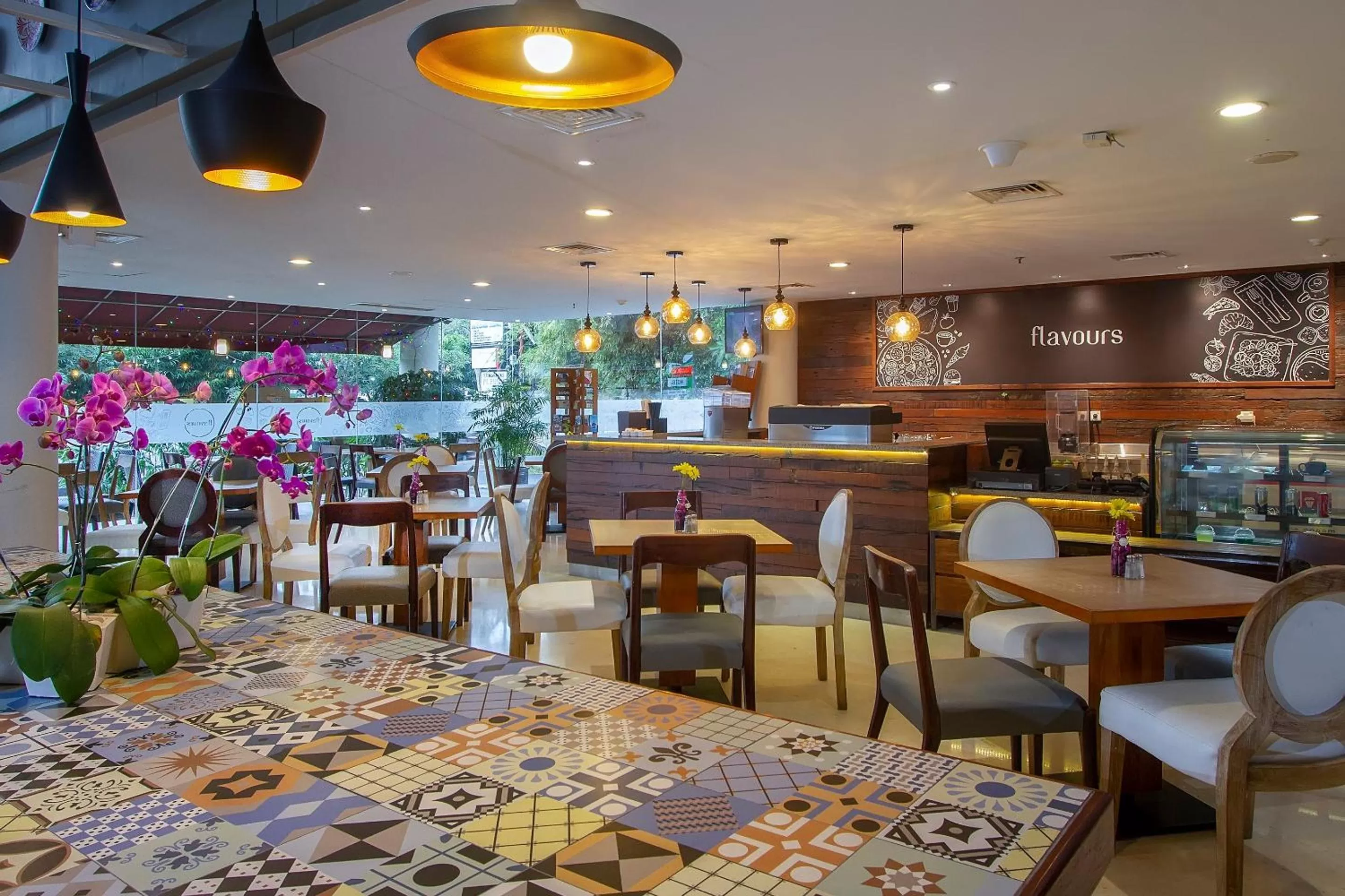 Restaurant/places to eat in PrimeBiz Hotel Kuta