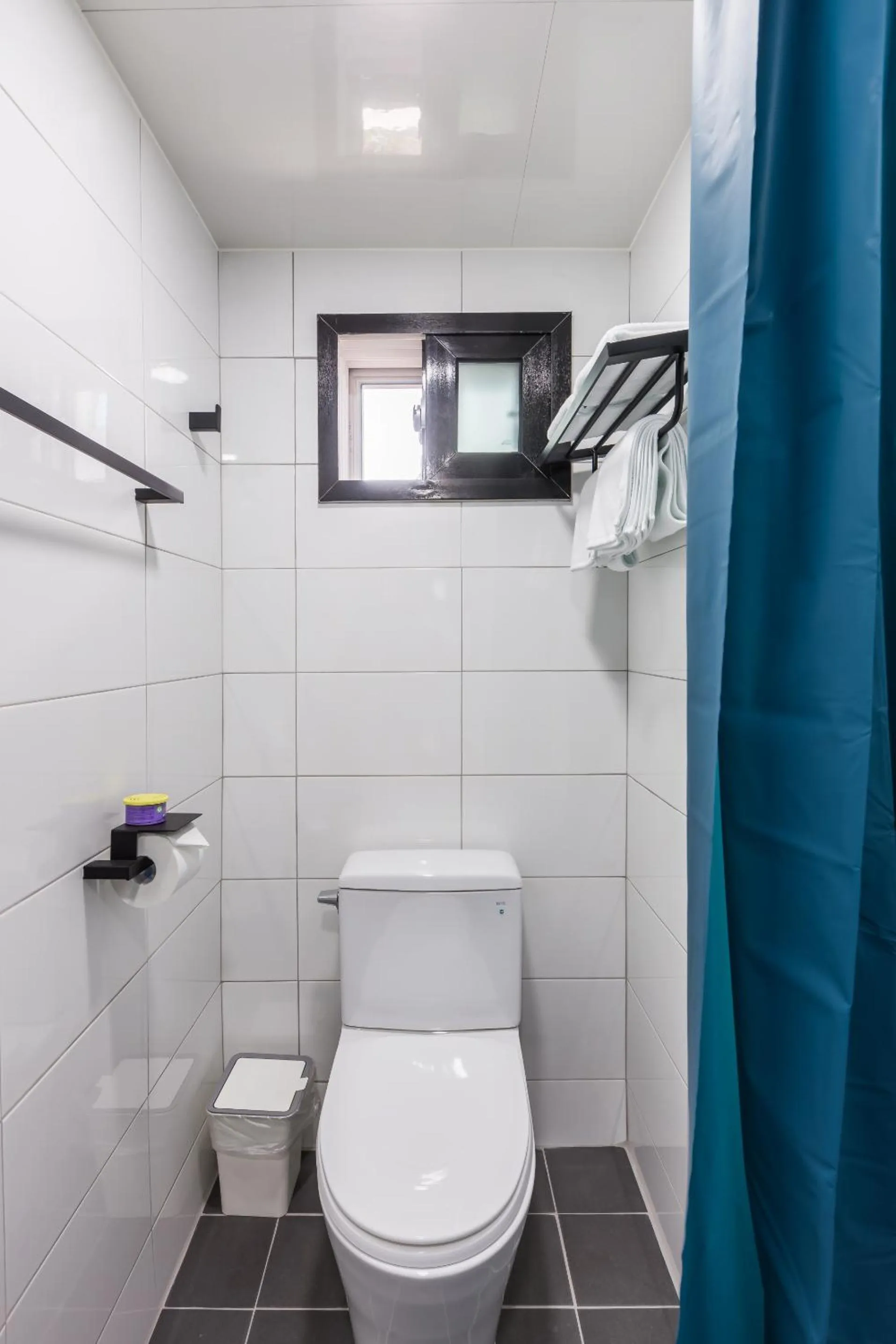 Shower in Hotel Baroato 2nd