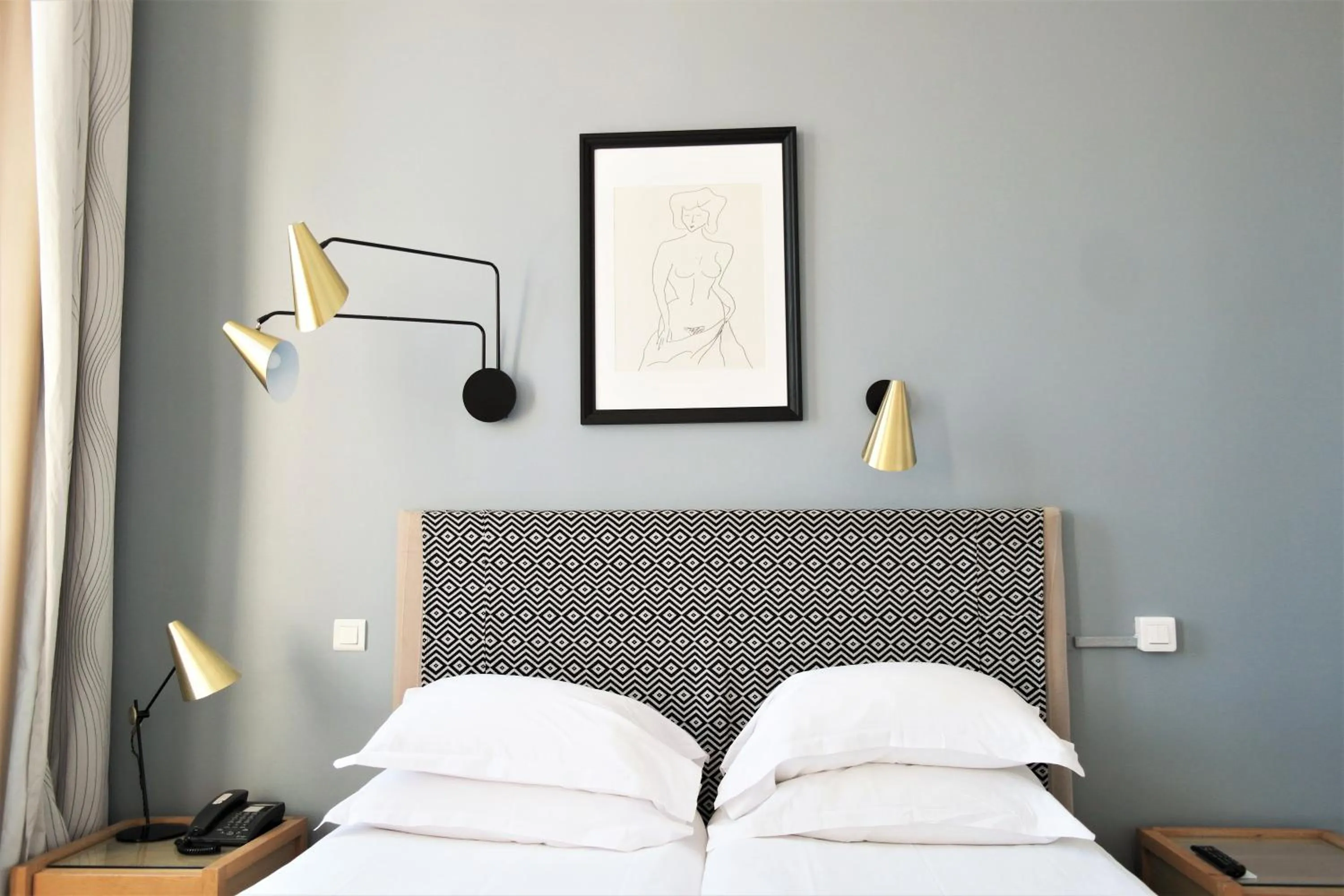 Bed in Hotel Belle-Vue Vieux-Port