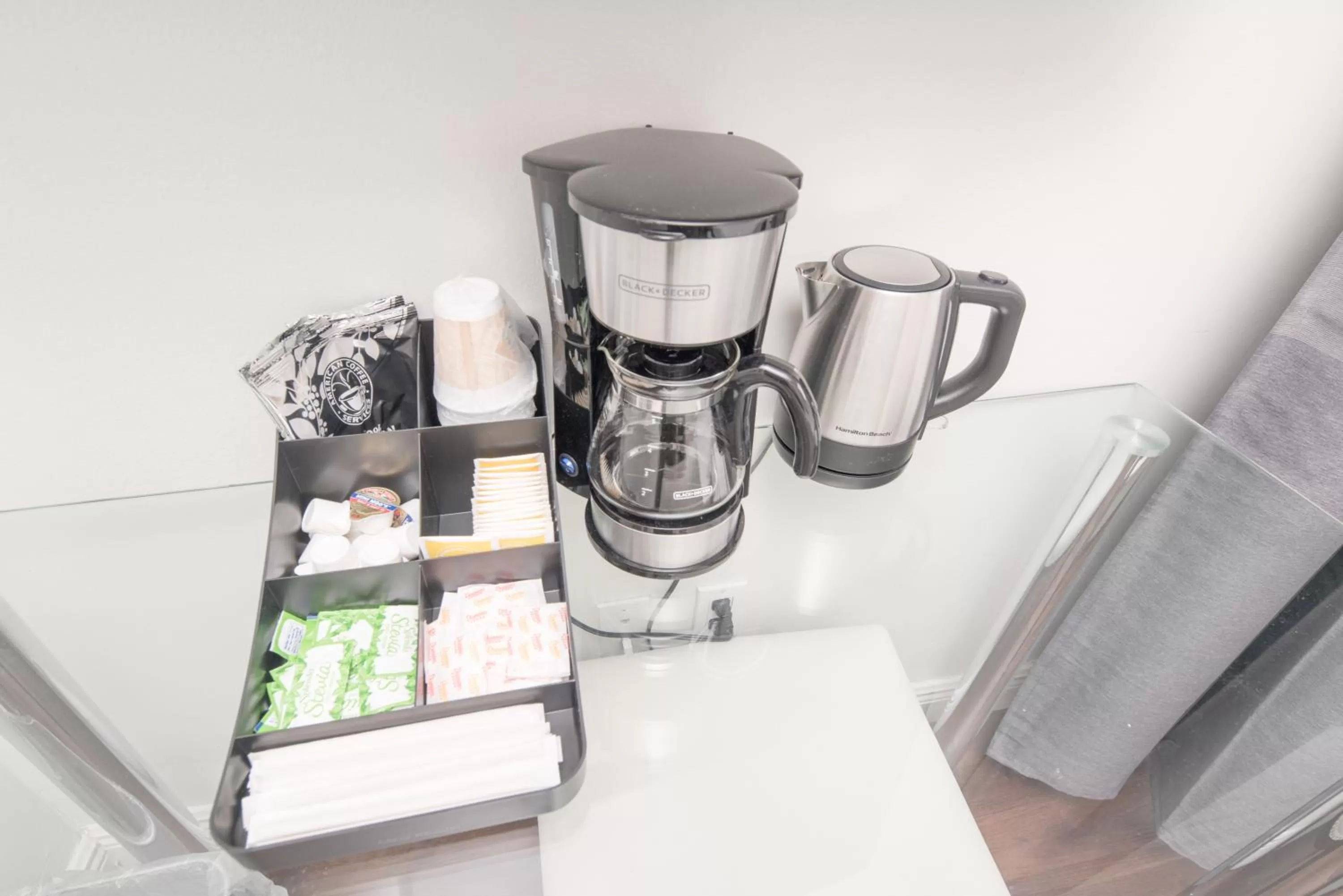 Coffee/tea facilities in The Donovan at Miami Beach