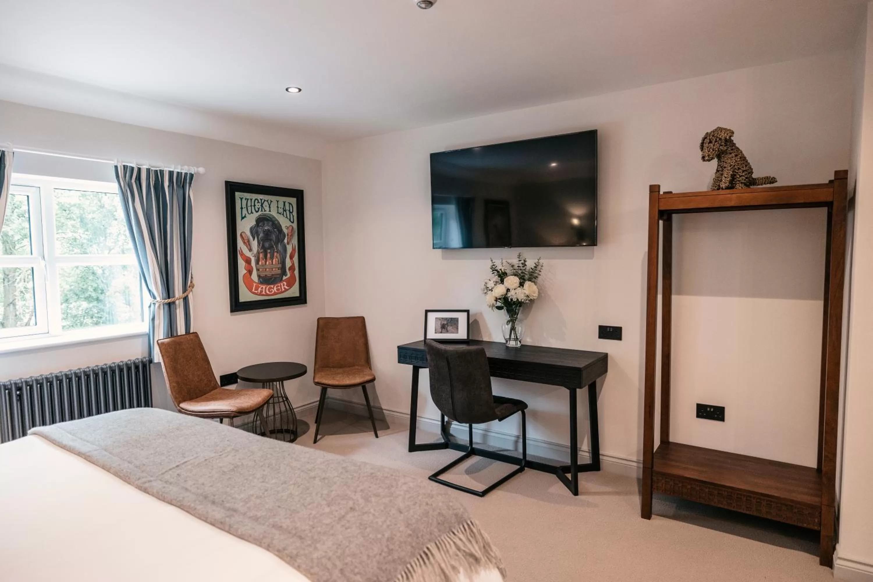 Seating area, Bed in South Causey Inn