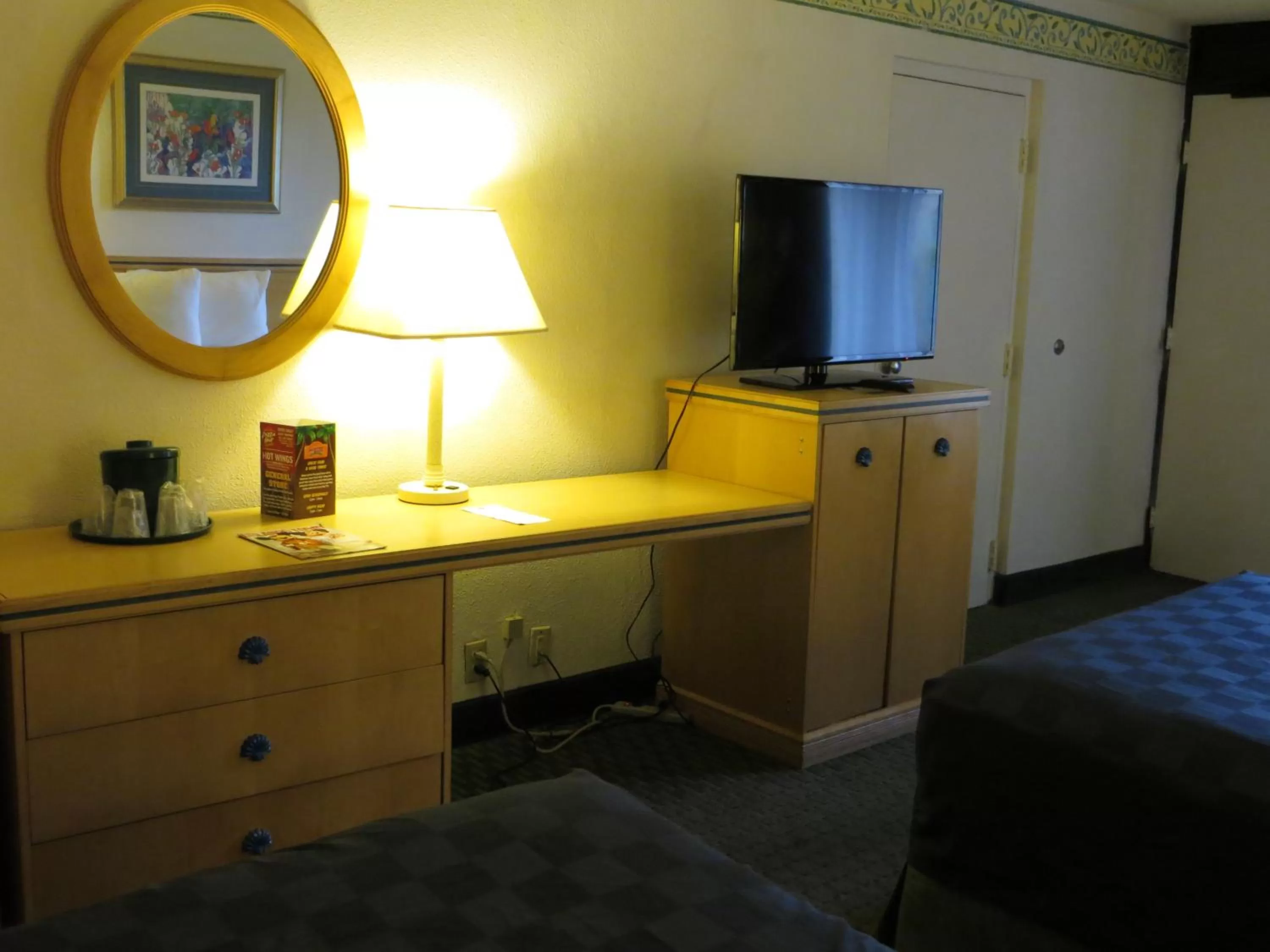 Decorative detail, Bed in Maingate Lakeside Resort