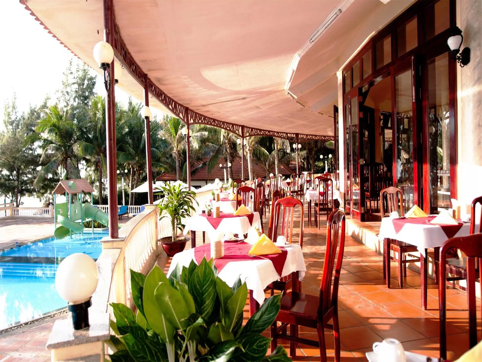 Restaurant/places to eat in Golden Coast Resort & Spa