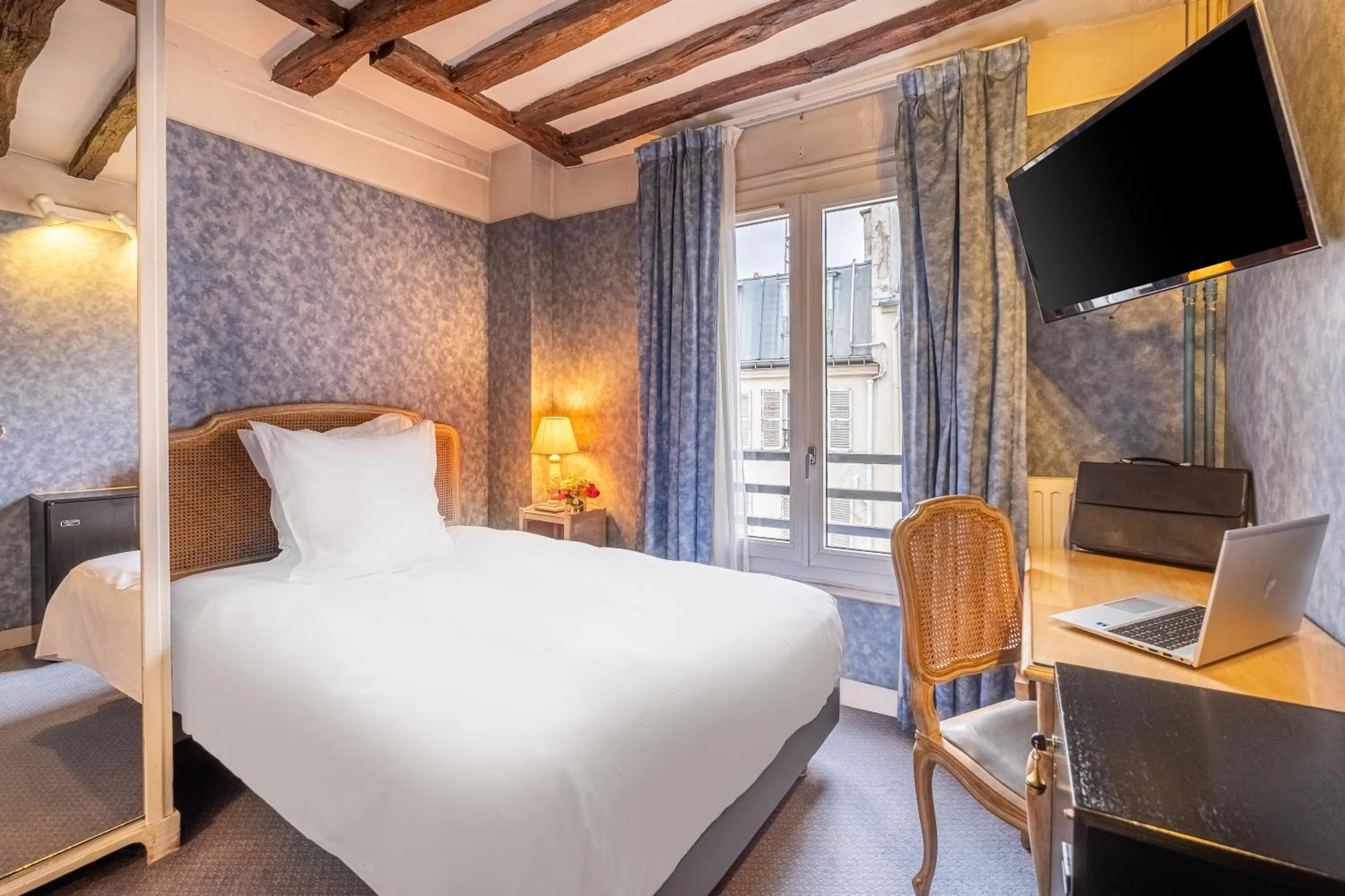 Bedroom, Bed in Hôtel Baudelaire Opéra