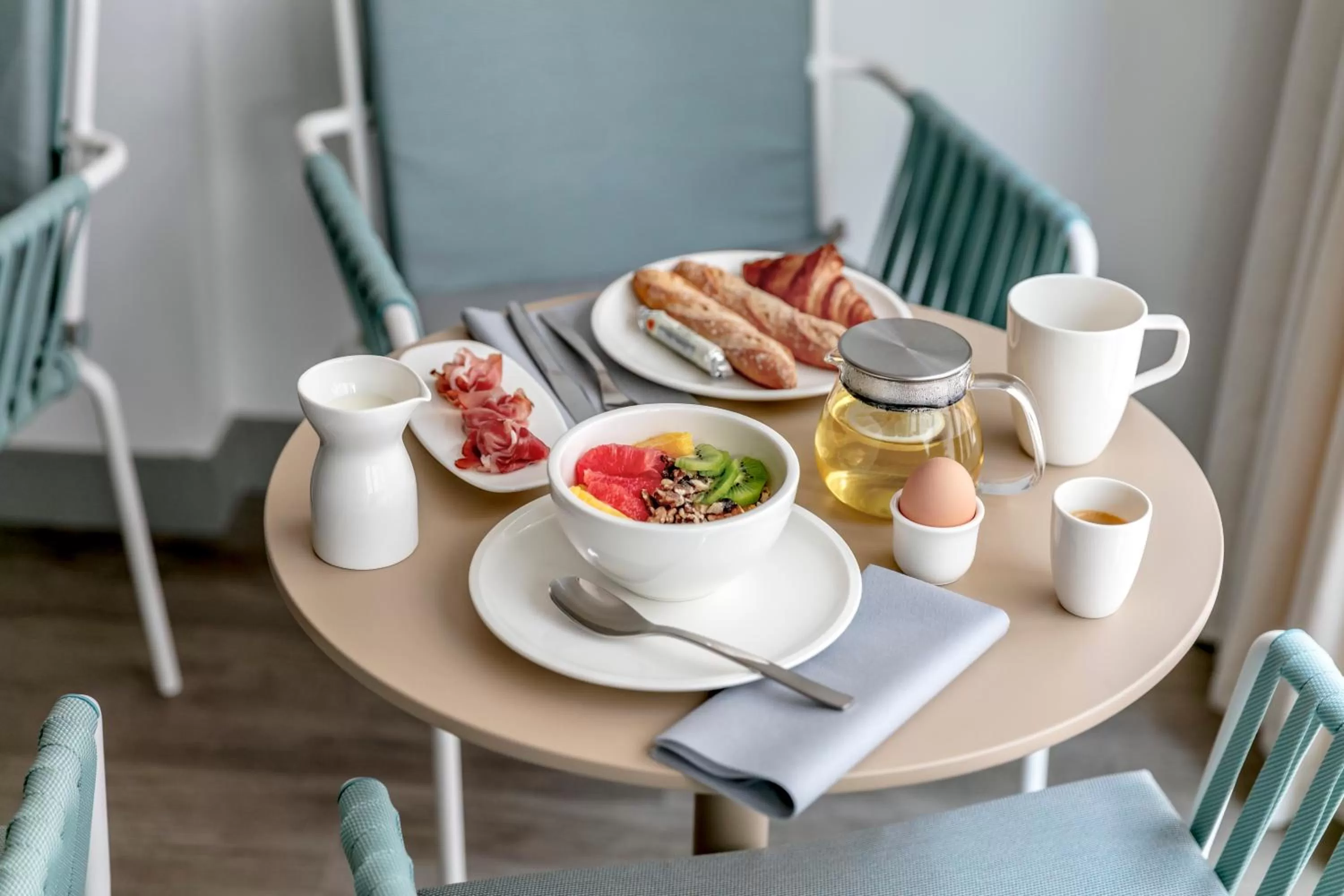 Breakfast in OKKO Hotels Toulon Centre