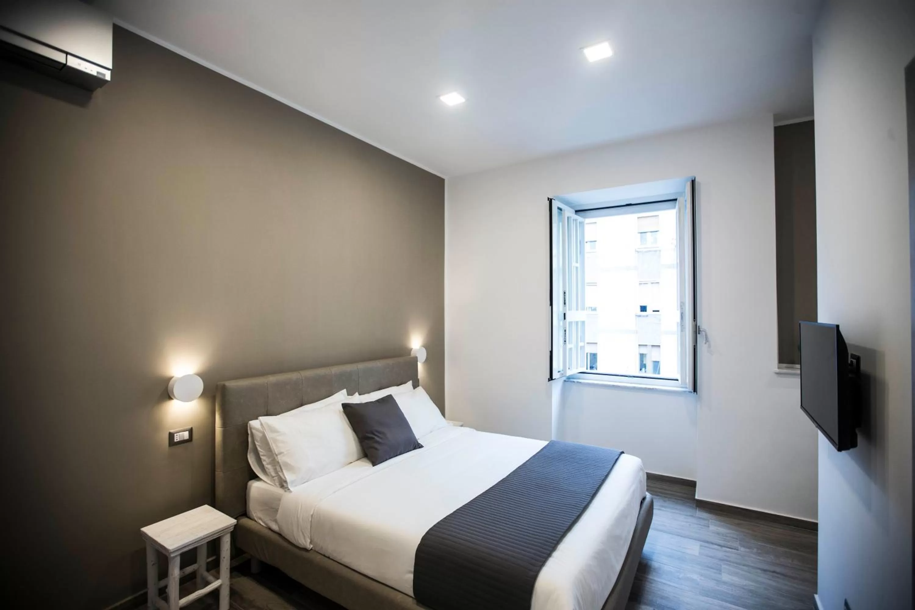 Bedroom, Bed in GB Central Station Napoli