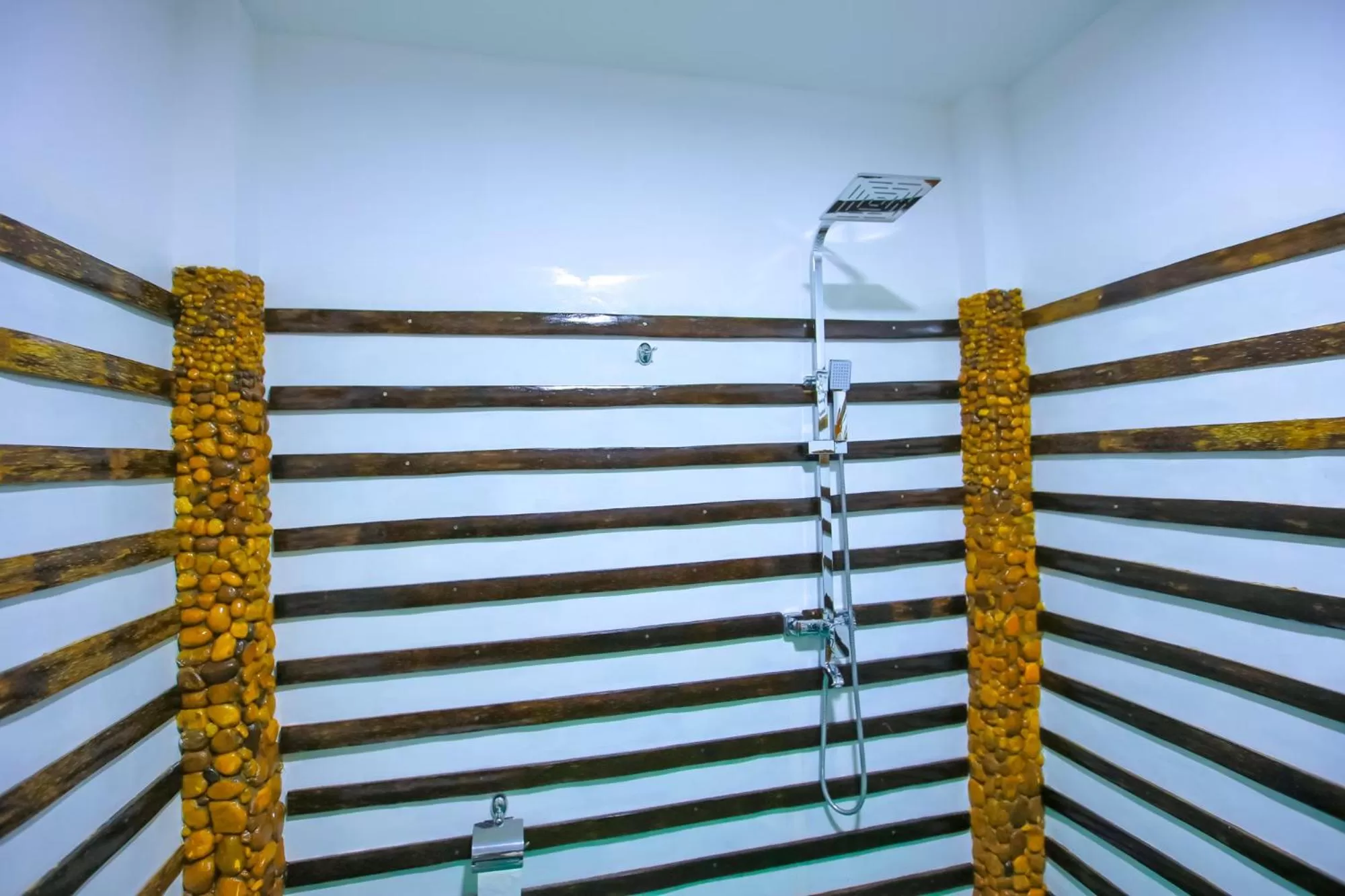 The Winsome & Tree House