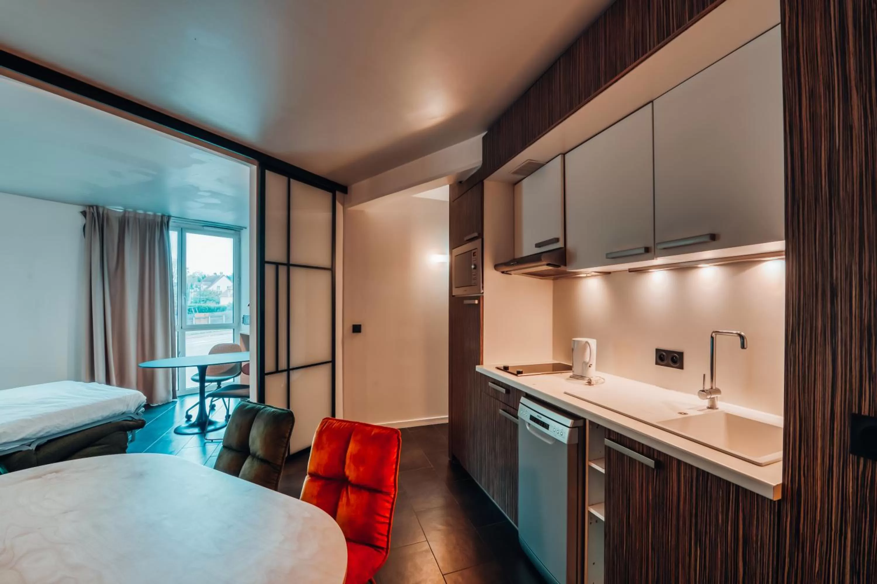 Kitchen or kitchenette, Bed in COWOOL Cergy