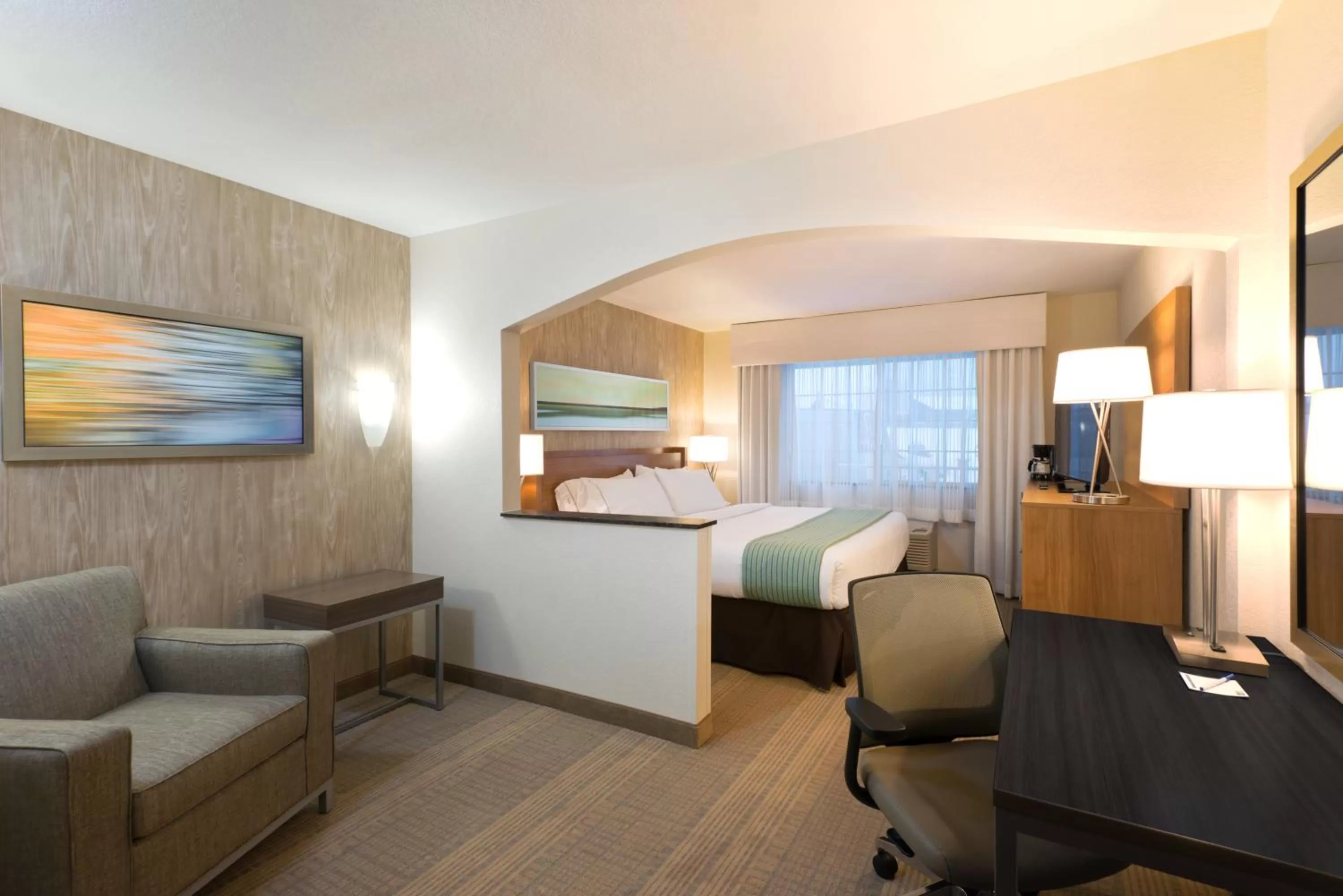 Photo of the whole room, Bed in Holiday Inn Express Hotel & Suites Fraser Winter Park Area by IHG