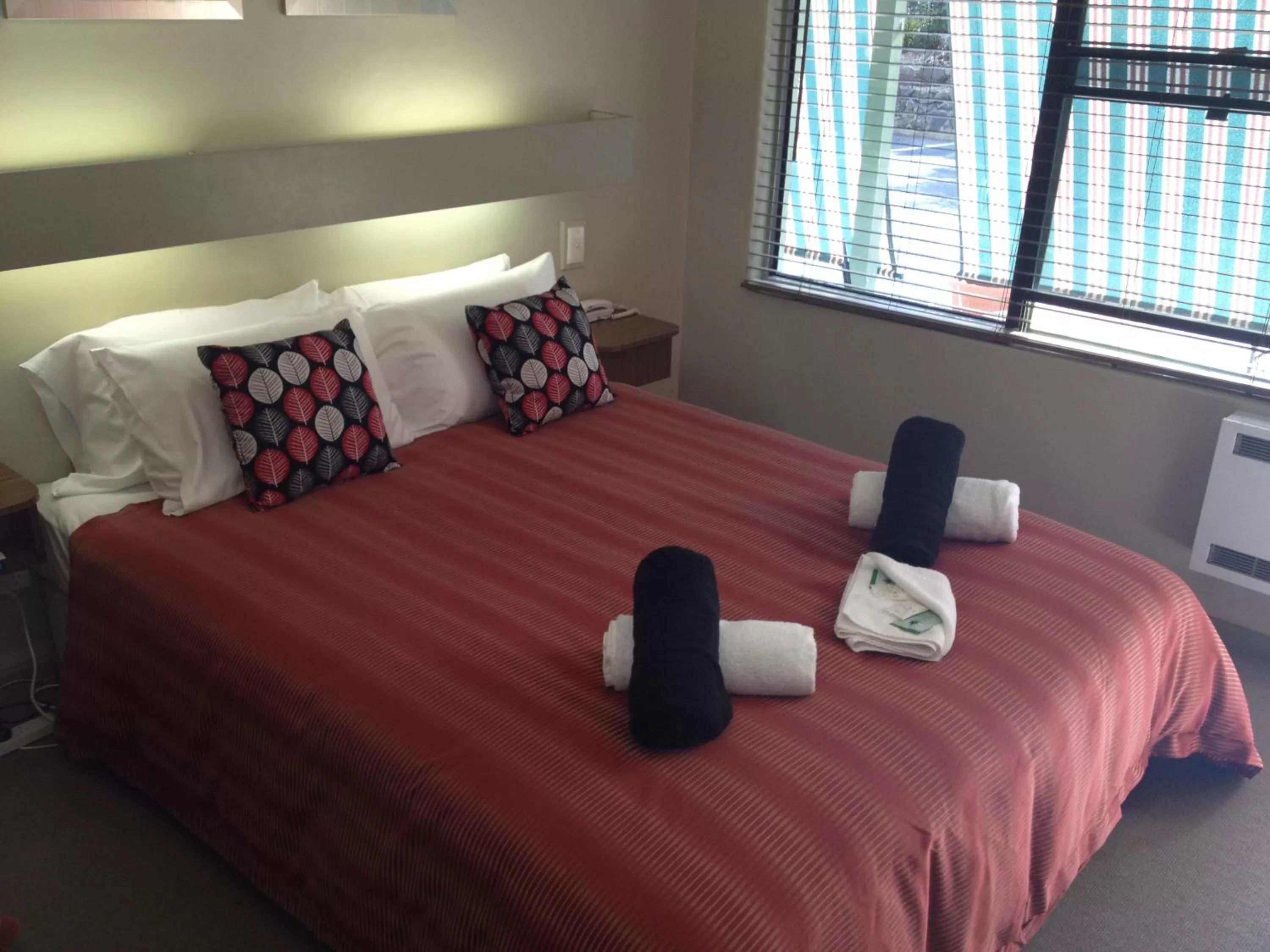 cot, Bed in Black Forest Motel