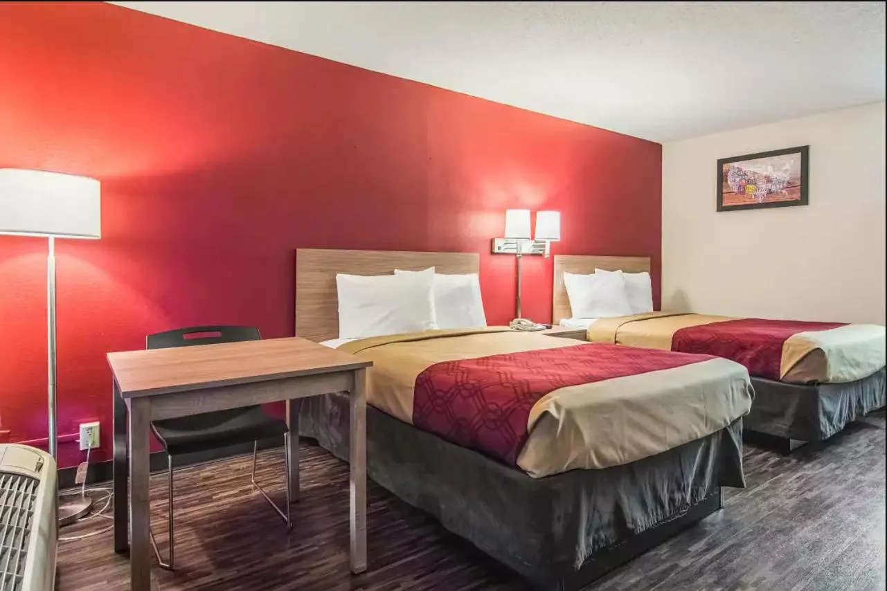 Deluxe Double Room with Two Double Beds - Non-Smoking in Econo Lodge Fort Payne