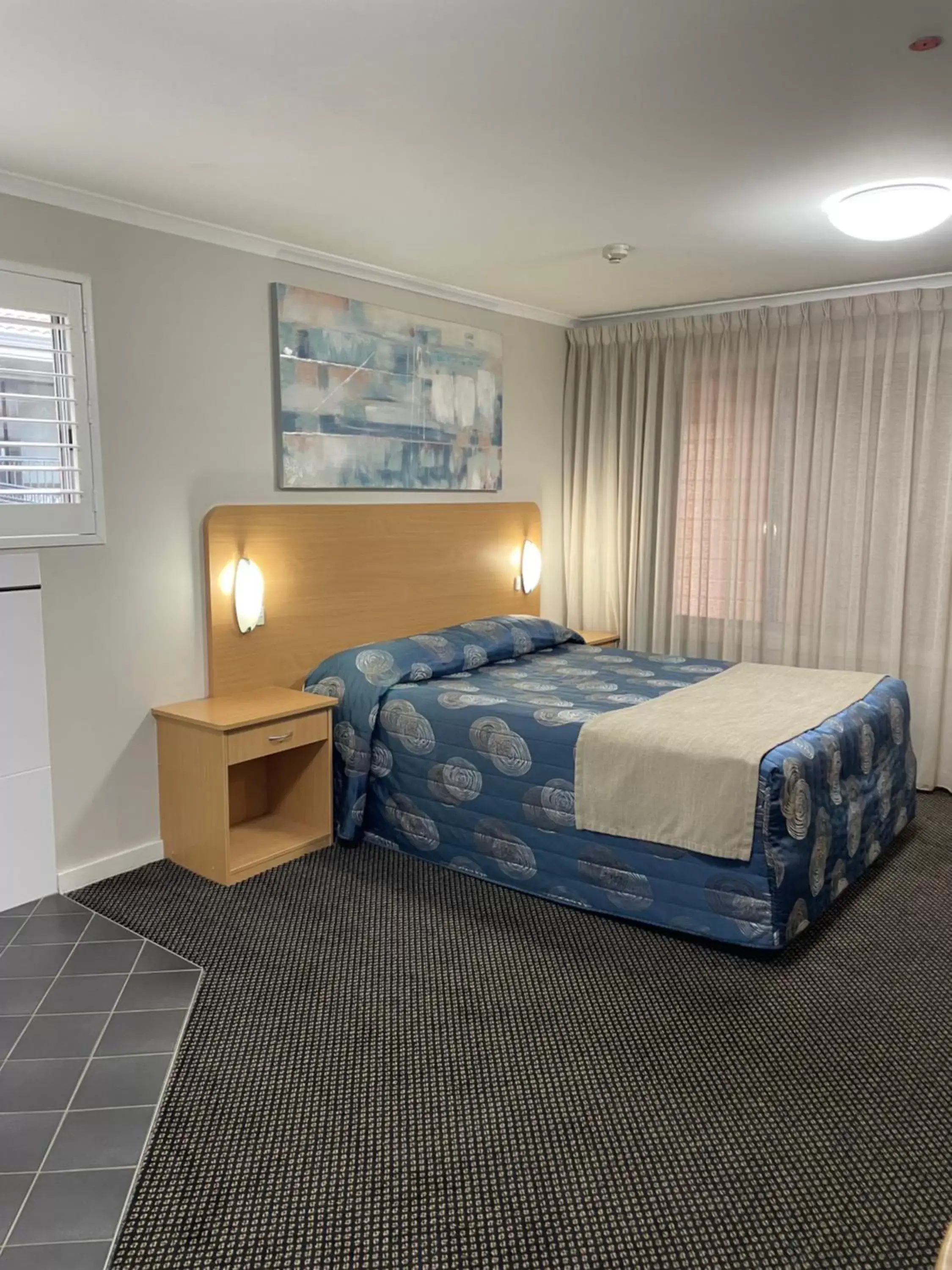 Deluxe Spa Room in Cattlemans Country Motor Inn & Serviced Apartments Deluxe Spa Room in Cattlemans Country Motor Inn & Serviced Apartments