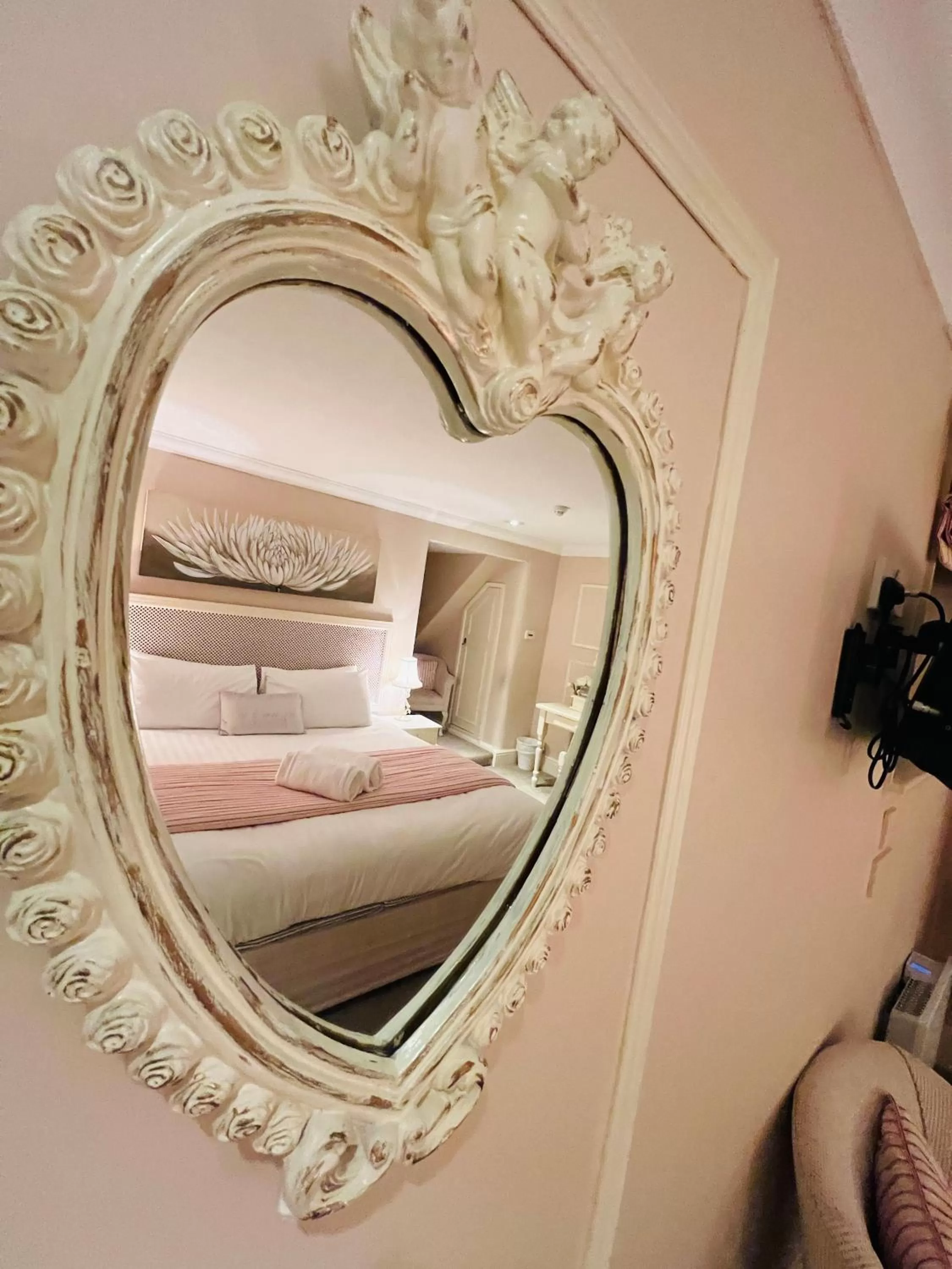 Coffee/tea facilities in The Poachers Hotel