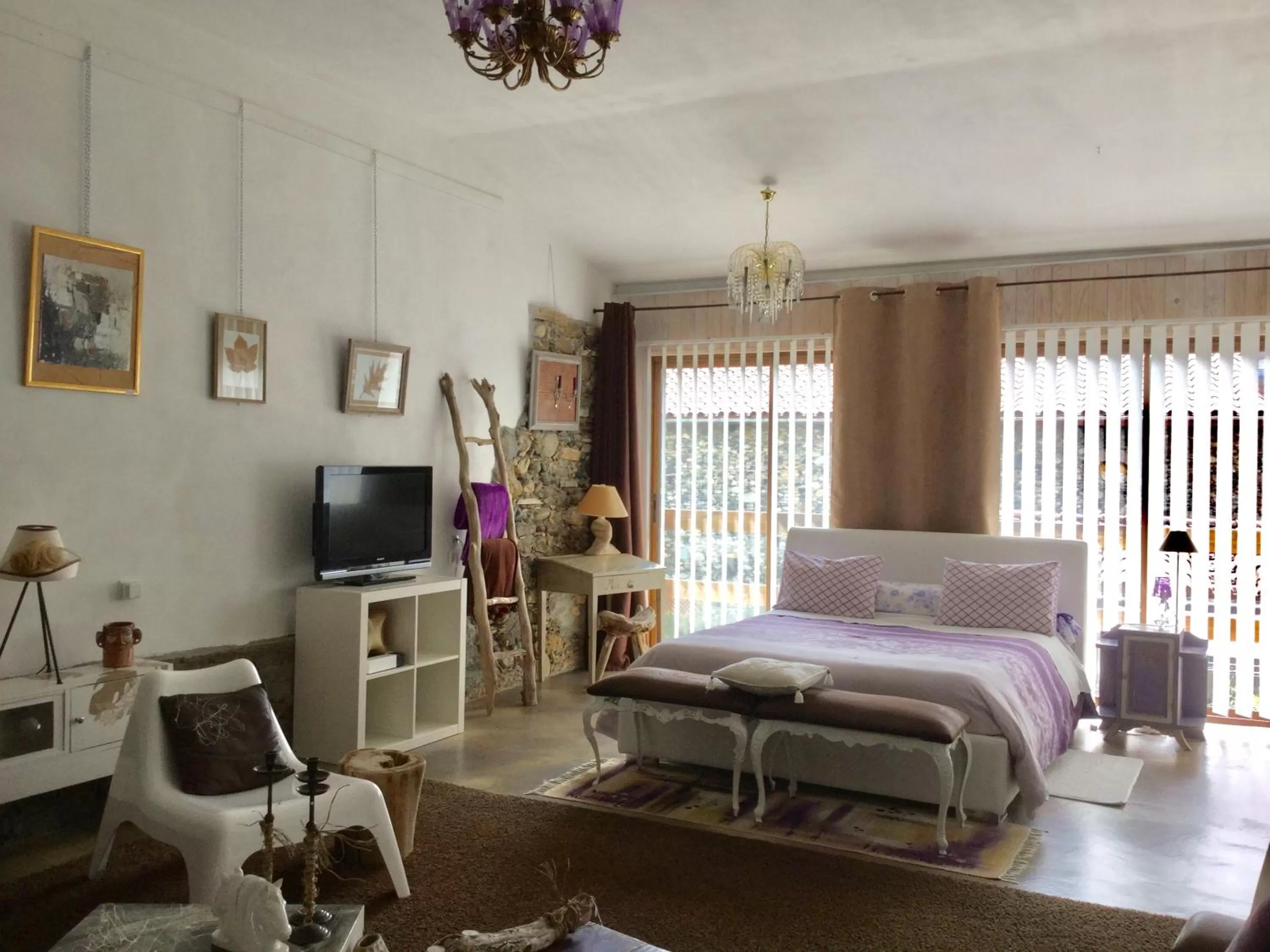 Living room, Bed in Loft Atypique