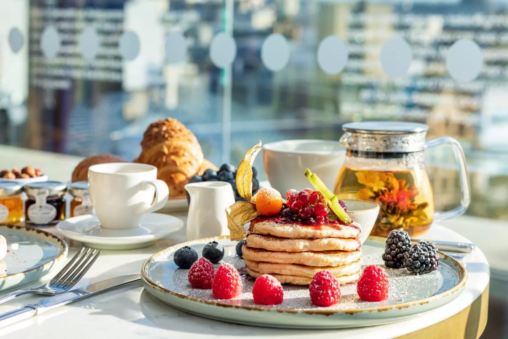 Food and drinks in Hotel Indigo London - 1 Leicester Square by IHG